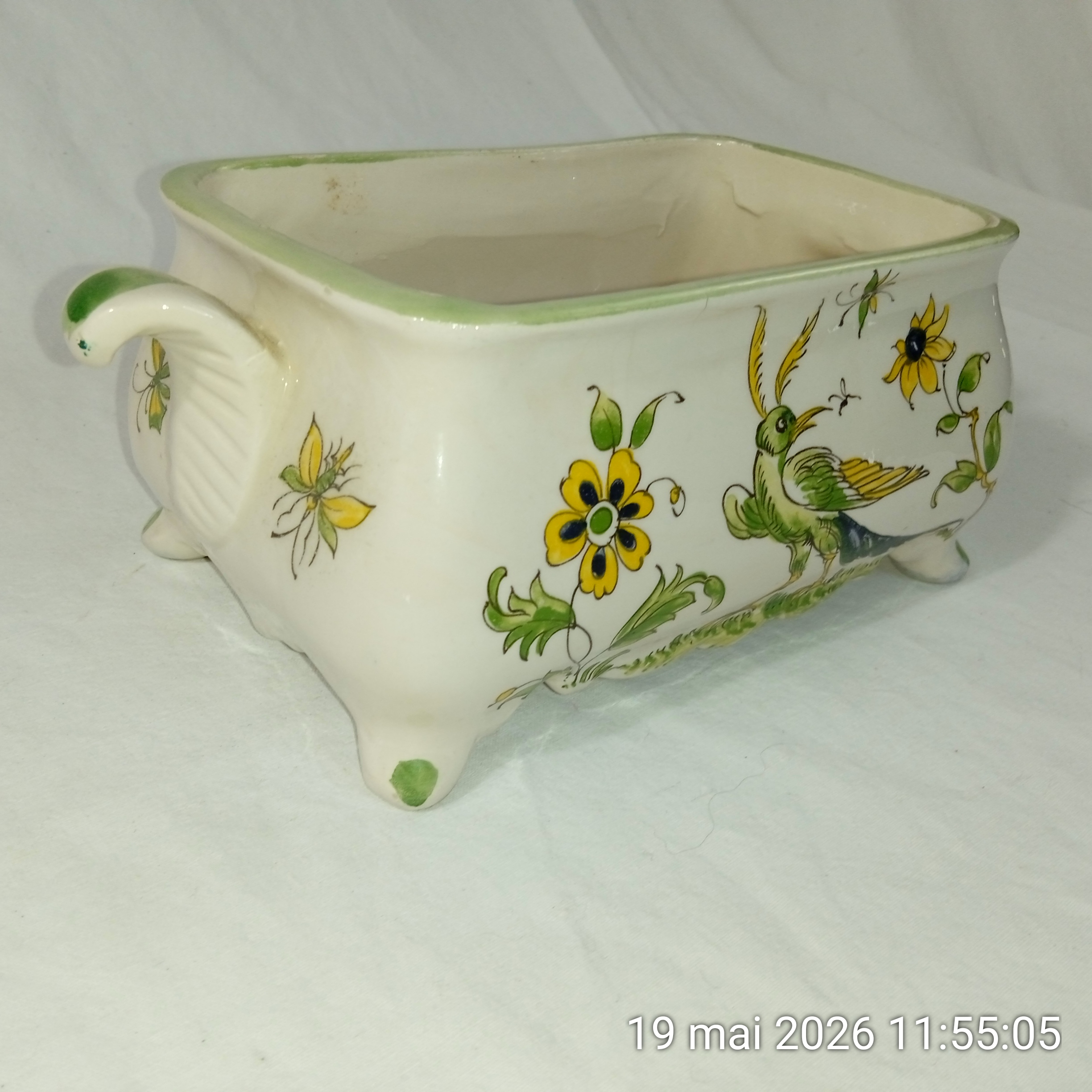 Voir photo 4 de Ancien cache pot en faïence à décor d'oiseau Ancien cache pot en faïence à décor d'oiseau Très bon état reconditionné photo 4