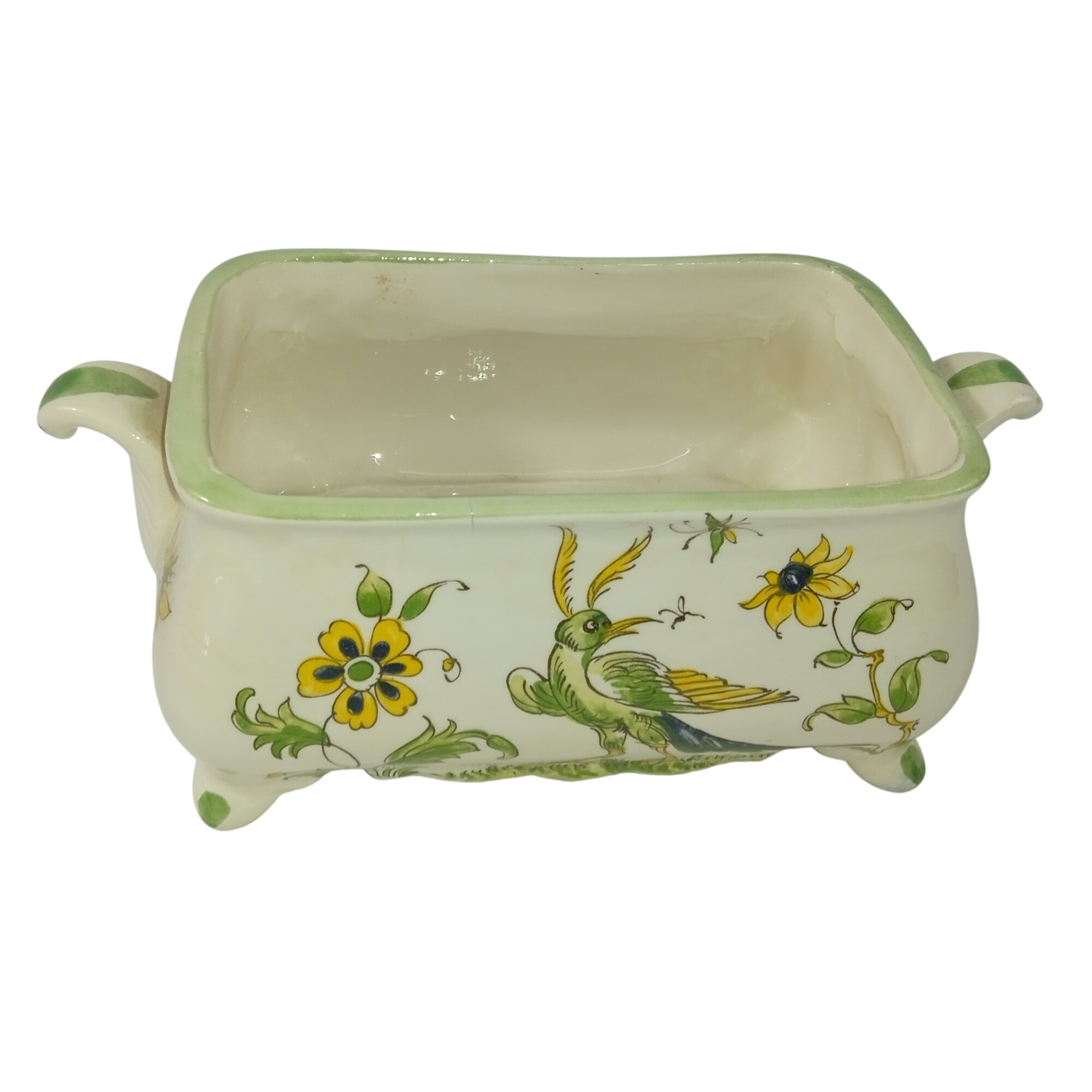 Ancien cache pot en faïence à décor d'oiseau Très bon état - 12,80 € Ancien cache pot en faïence à décor d'oiseau Très bon état reconditionné disponible sur Label Emmaüs