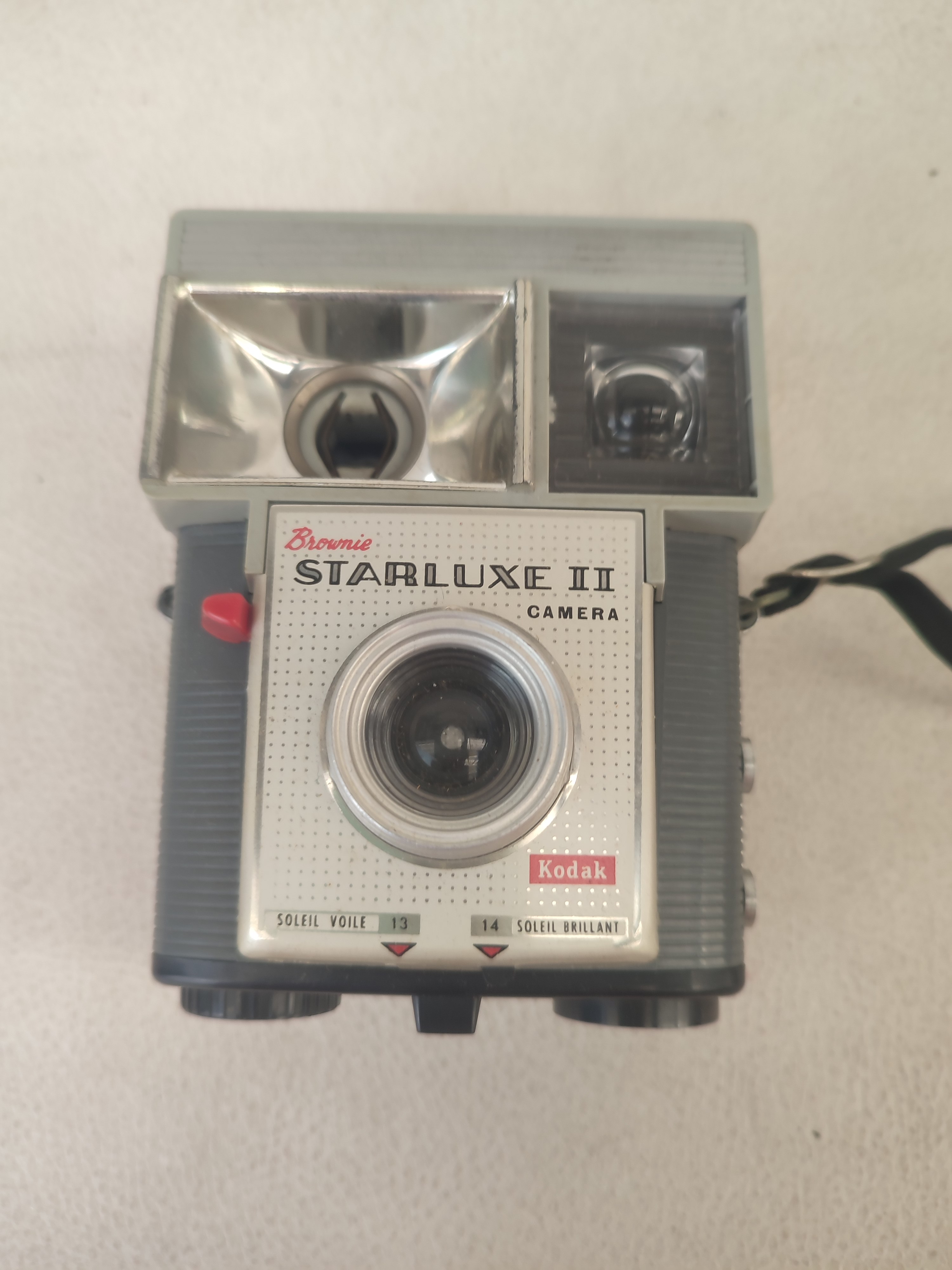 Ancien Camera de Marque "Broumie Starlux 2 " en état correct État correct - 15,00 € Ancien Camera de Marque "Broumie Starlux 2 " en état correct État correct reconditionné disponible sur Label Emmaüs