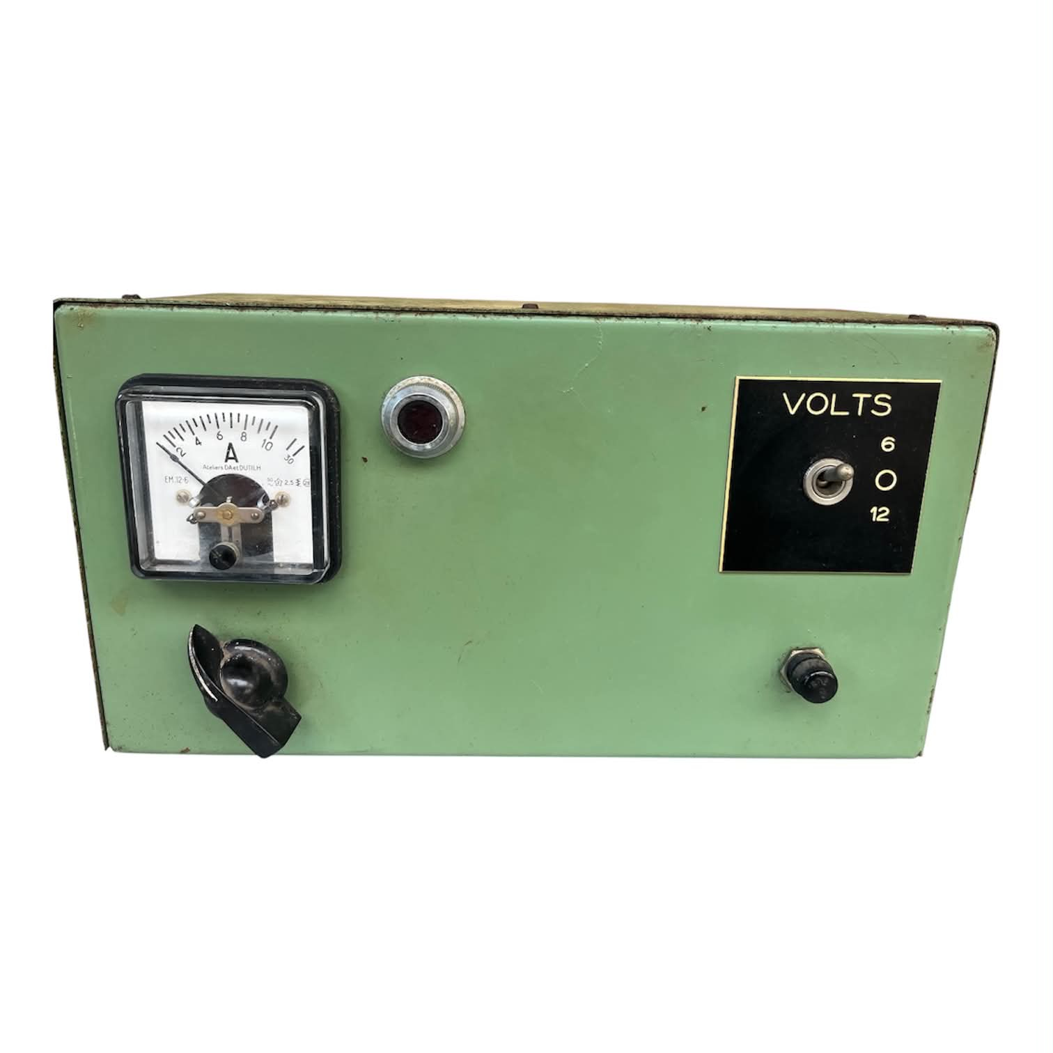 Voir photo 2 de Ancien chargeur de batterie électrique 6V/ 12V Ancien chargeur de batterie électrique 6V/ 12V Parfait état reconditionné photo 2