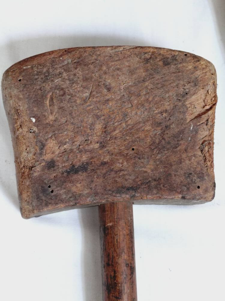 Voir photo 21 de Ancien étau à reliure en bois. Ancien étau à reliure en bois. Bon état reconditionné photo 21