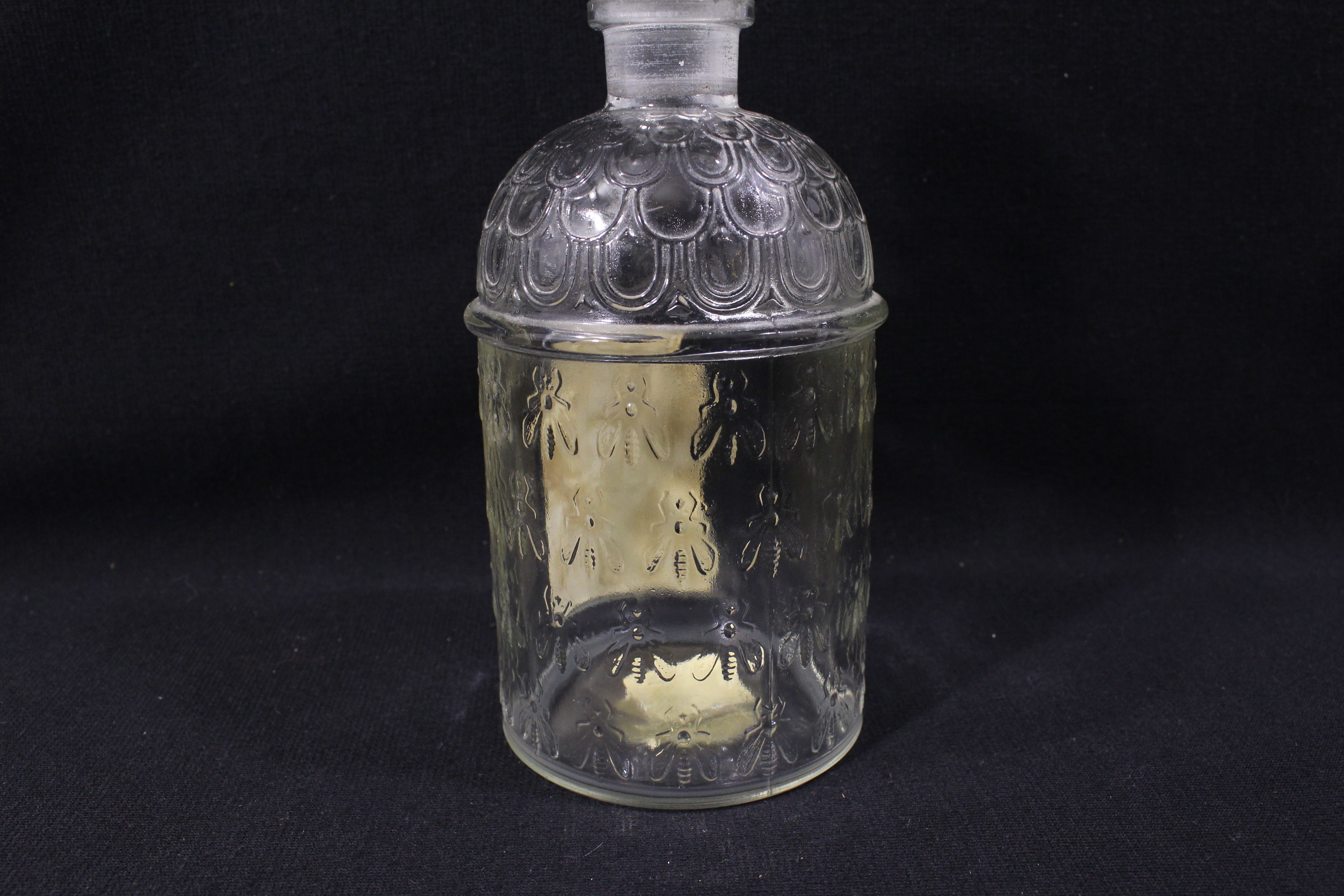 Voir photo 3 de Ancien Flacon en verre moulé "Eau de Cologne du Coq" — Guerlain Ancien Flacon en verre moulé "Eau de Cologne du Coq" — Guerlain Bon état reconditionné photo 3