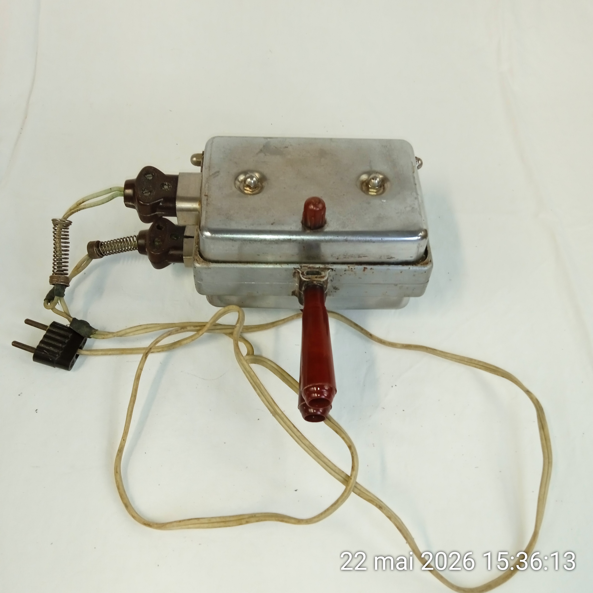 Voir photo 6 de Ancien gaufrier électrique Simpas - Lion Ancien gaufrier électrique Simpas - Lion Bon état reconditionné photo 6