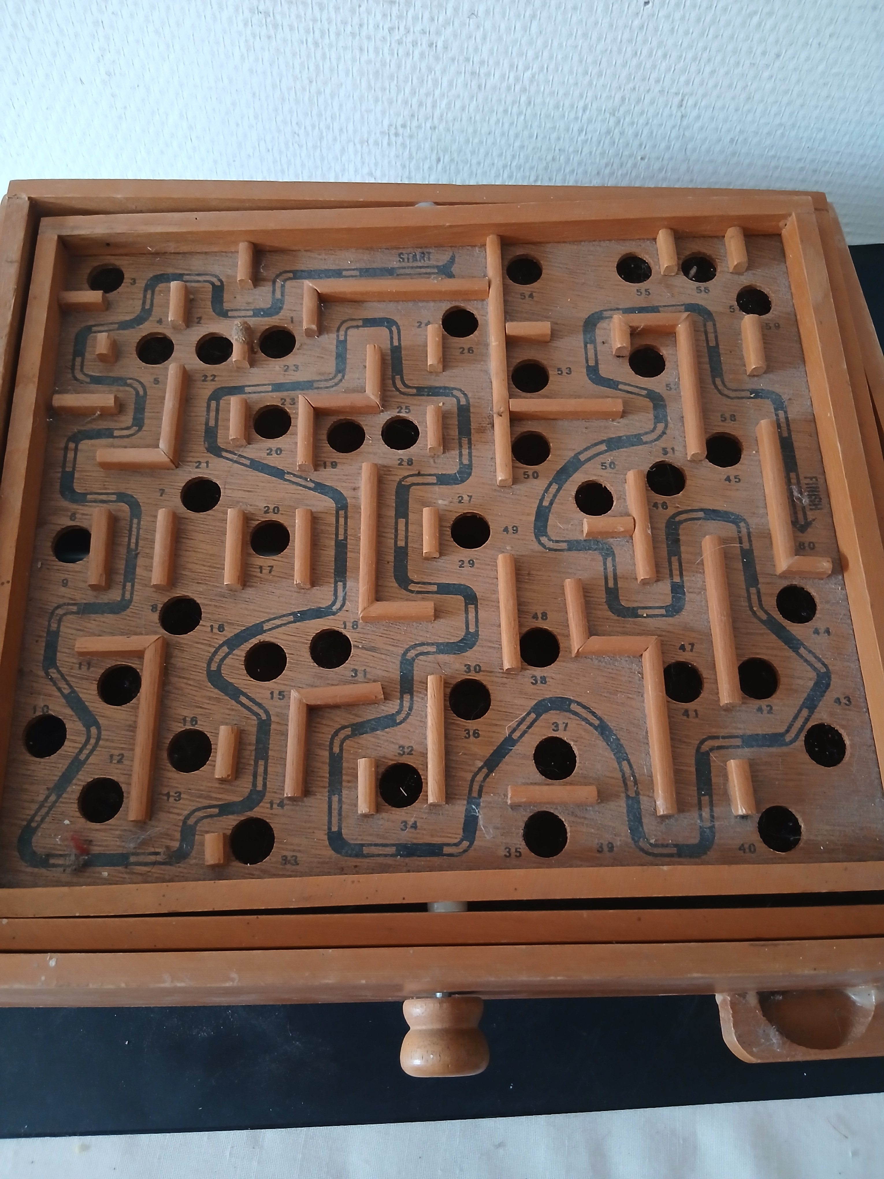 Voir photo 2 de Ancien jeu d'adresse en bois " le labyrinthe". Ancien jeu d'adresse en bois " le labyrinthe". Bon état reconditionné photo 2