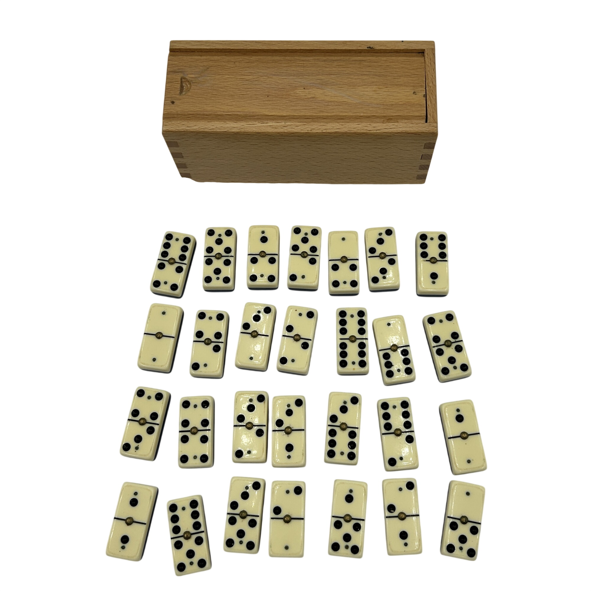 Ancien jeu de domino (dos bleu) dans sa boite en bois Bon état - 14,00 € Ancien jeu de domino (dos bleu) dans sa boite en bois Bon état reconditionné disponible sur Label Emmaüs