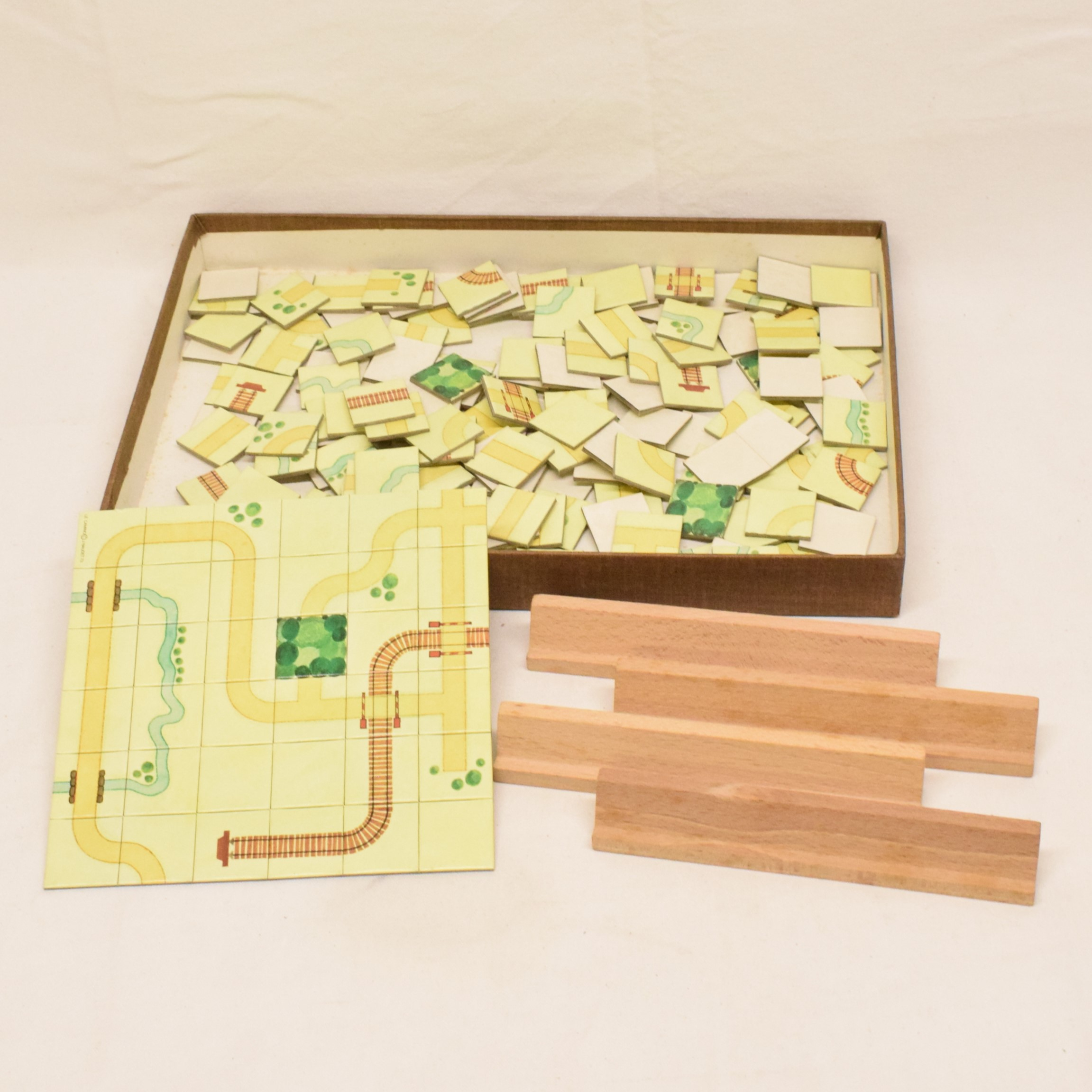 Voir photo 2 de Ancien jeu de sociètè Le CAMINO de Jean Naudet édition AJA Paris 1973 Ancien jeu de sociètè Le CAMINO de Jean Naudet édition AJA Paris 1973 Bon état reconditionné photo 2
