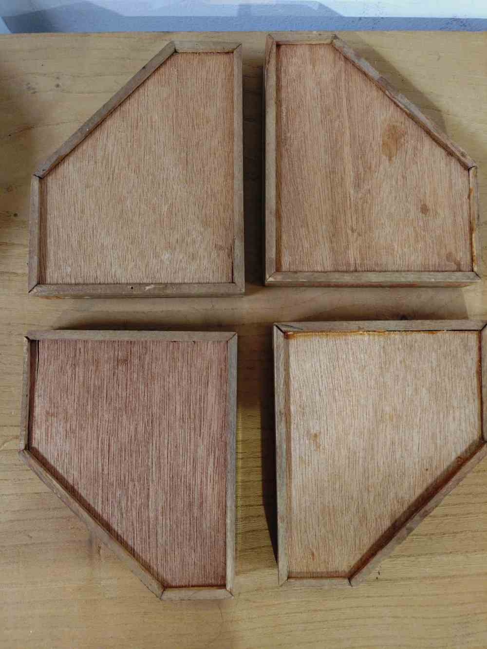 Voir photo 12 de Ancien jeu de sociéte" Le Nain Jaune" en bois. Ancien jeu de sociéte" Le Nain Jaune" en bois. Bon état reconditionné photo 12