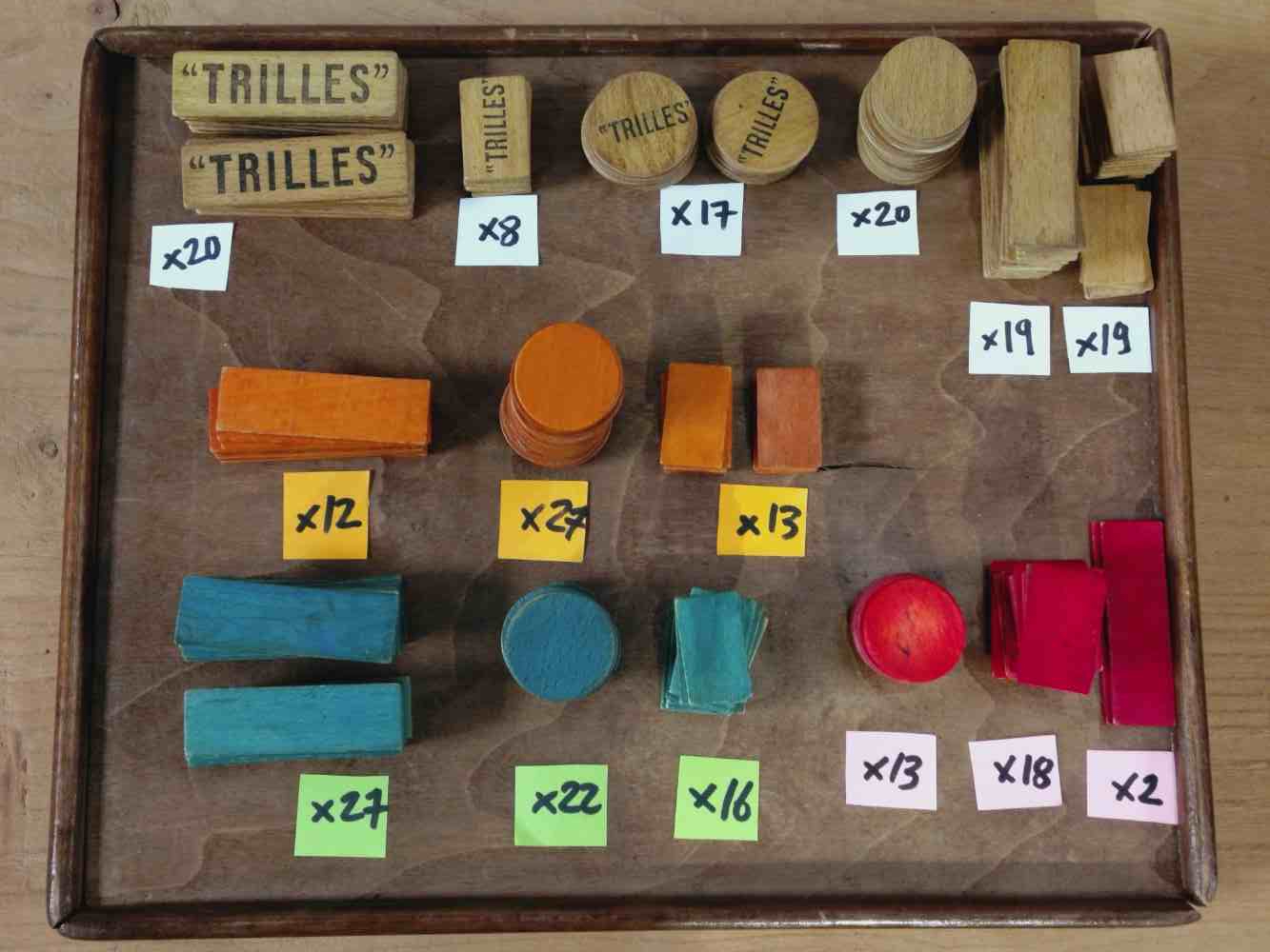 Voir photo 3 de Ancien jeu de sociéte" Le Nain Jaune" en bois. Ancien jeu de sociéte" Le Nain Jaune" en bois. Bon état reconditionné photo 3