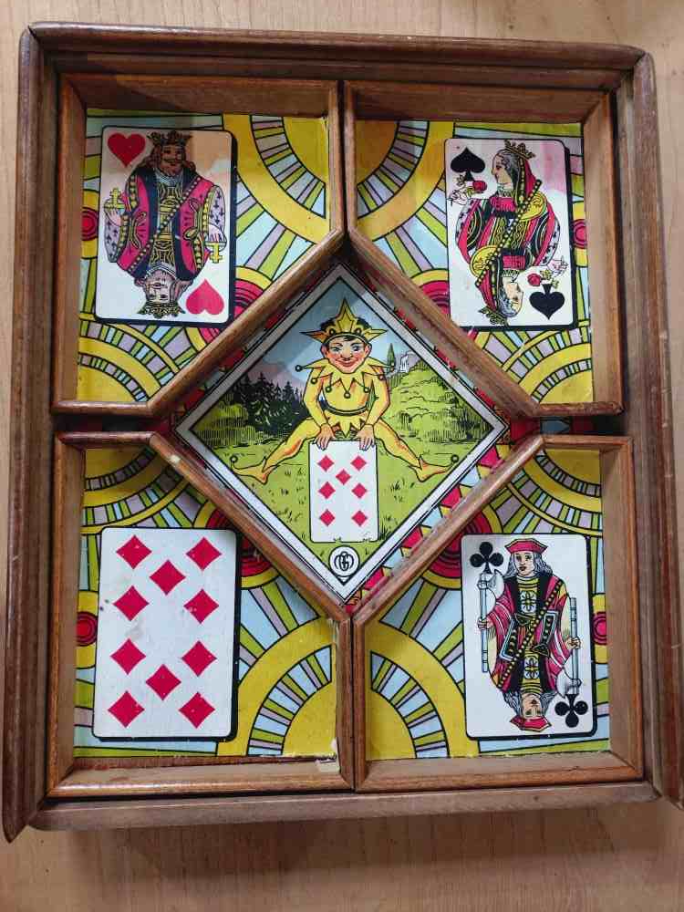 Voir photo 6 de Ancien jeu de sociéte" Le Nain Jaune" en bois. Ancien jeu de sociéte" Le Nain Jaune" en bois. Bon état reconditionné photo 6