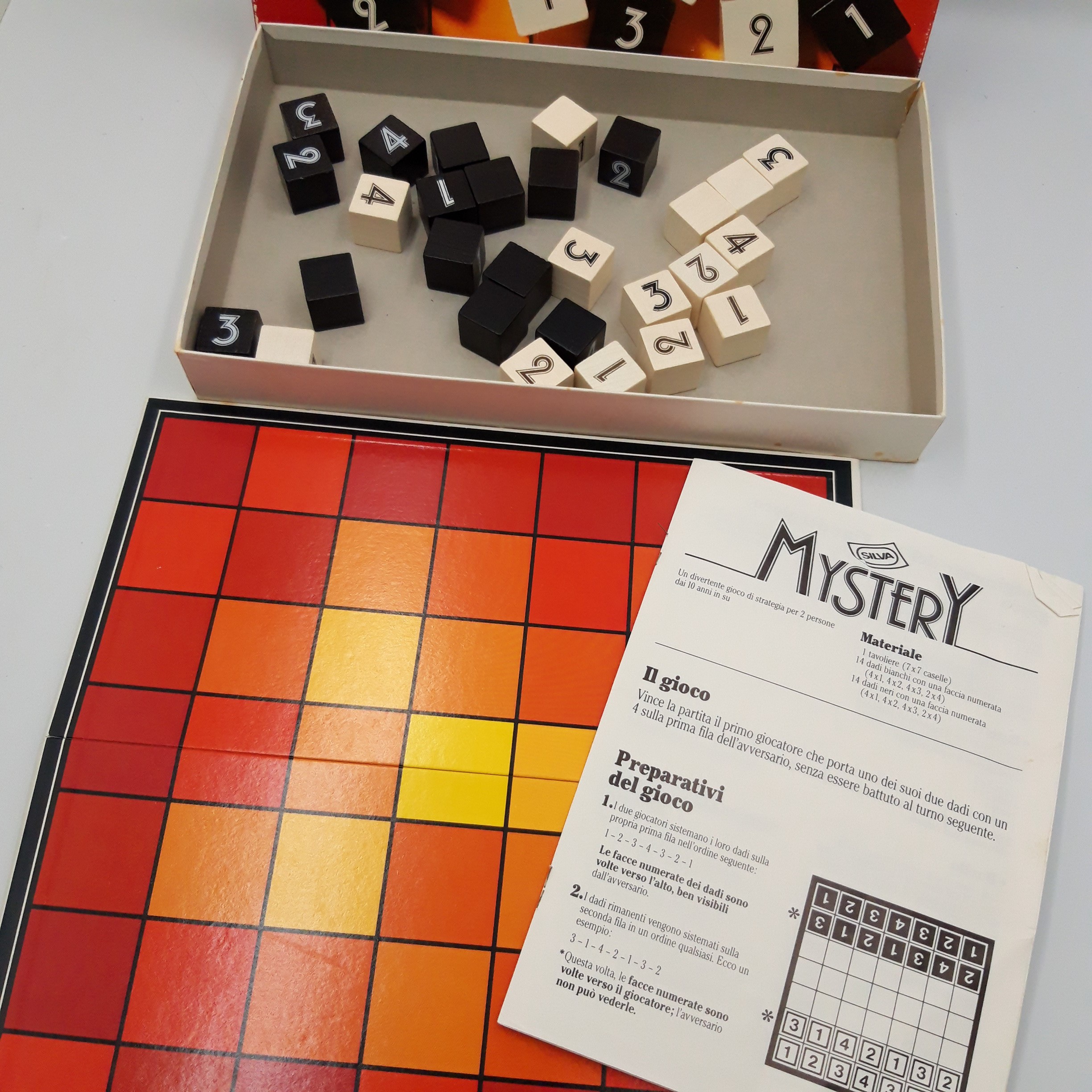 Voir photo 3 de Ancien jeu de société 'Mystery' Silva Ancien jeu de société 'Mystery' Silva Bon état reconditionné photo 3