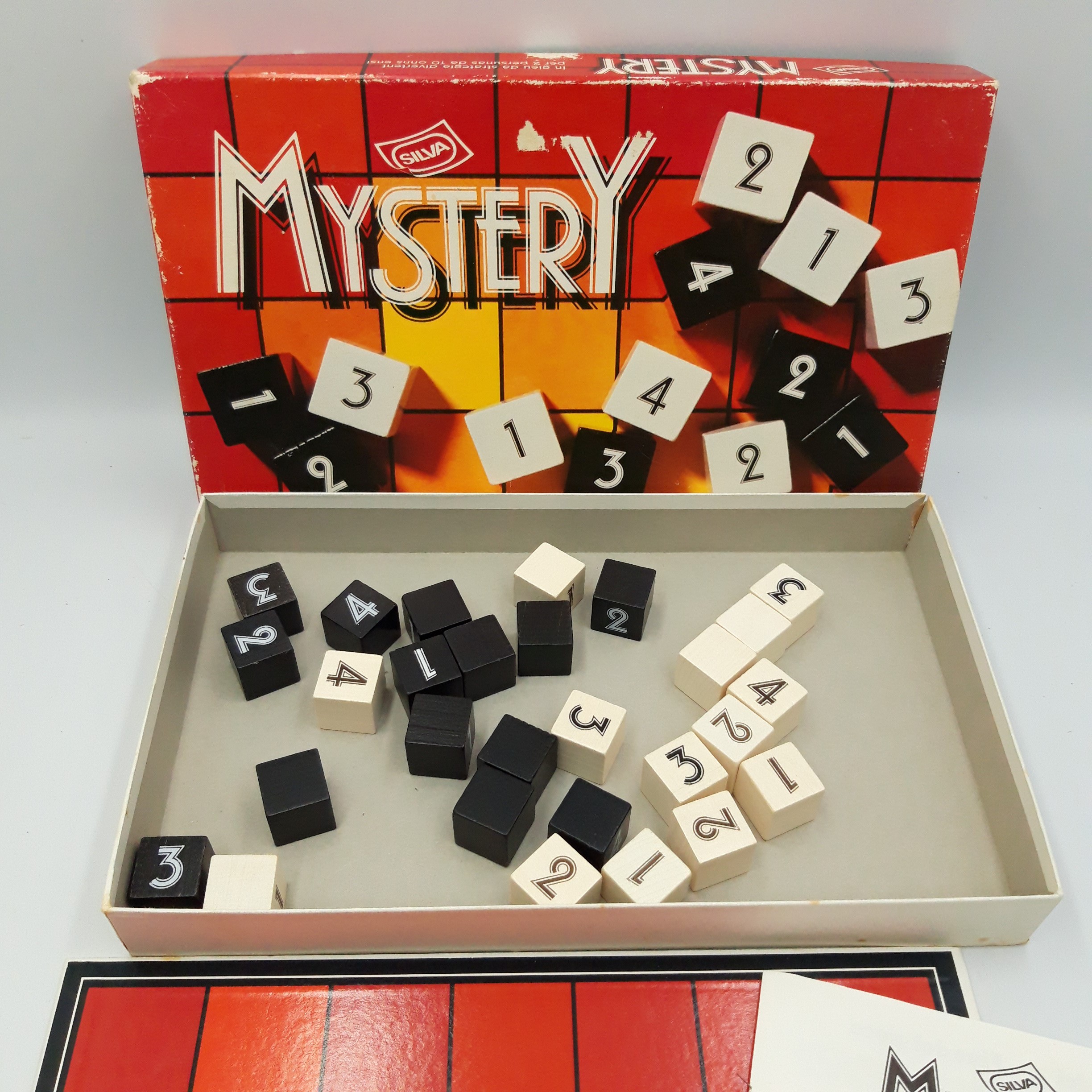 Ancien jeu de société 'Mystery' Silva Bon état - 12,00 € Ancien jeu de société 'Mystery' Silva Bon état reconditionné disponible sur Label Emmaüs