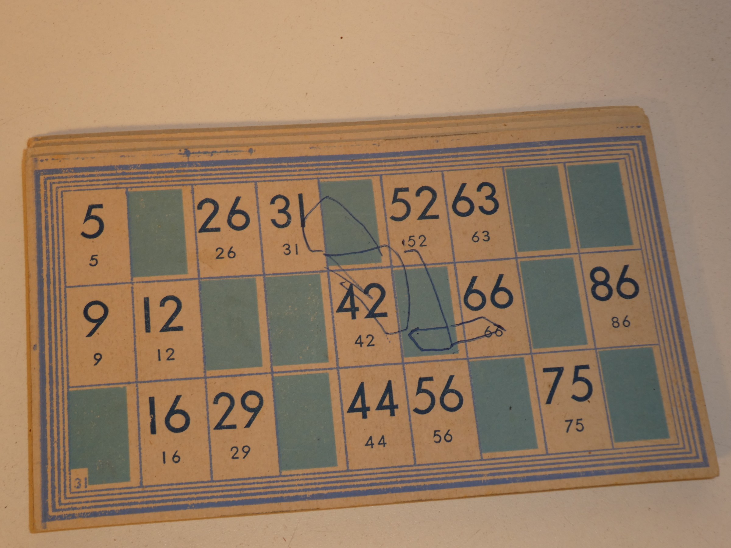 Voir photo 6 de Ancien jeu loto en bois Ancien jeu loto en bois État correct reconditionné photo 6