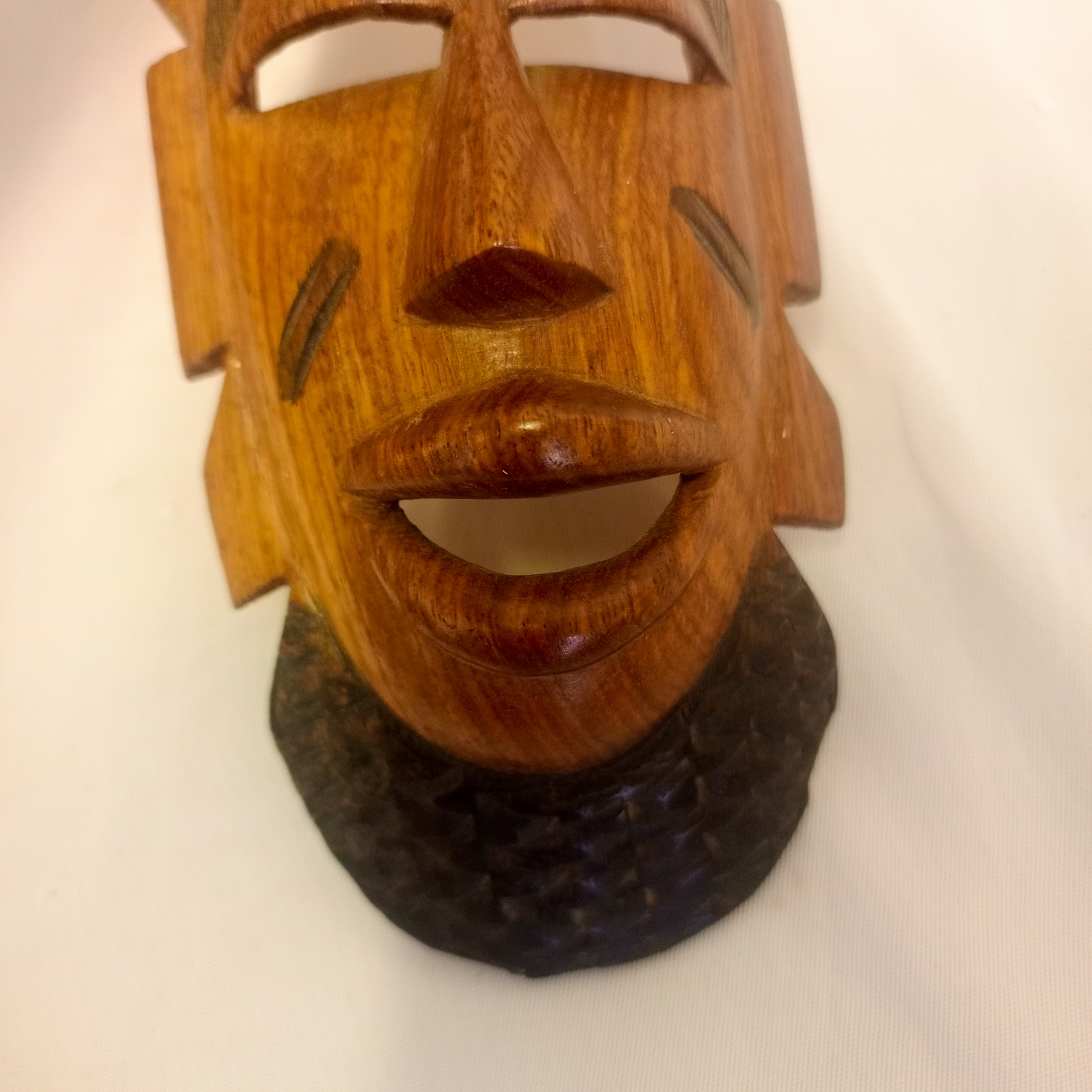 Voir photo 5 de Ancien Masque Africain en Bois Sculpté Ancien Masque Africain en Bois Sculpté État correct reconditionné photo 5