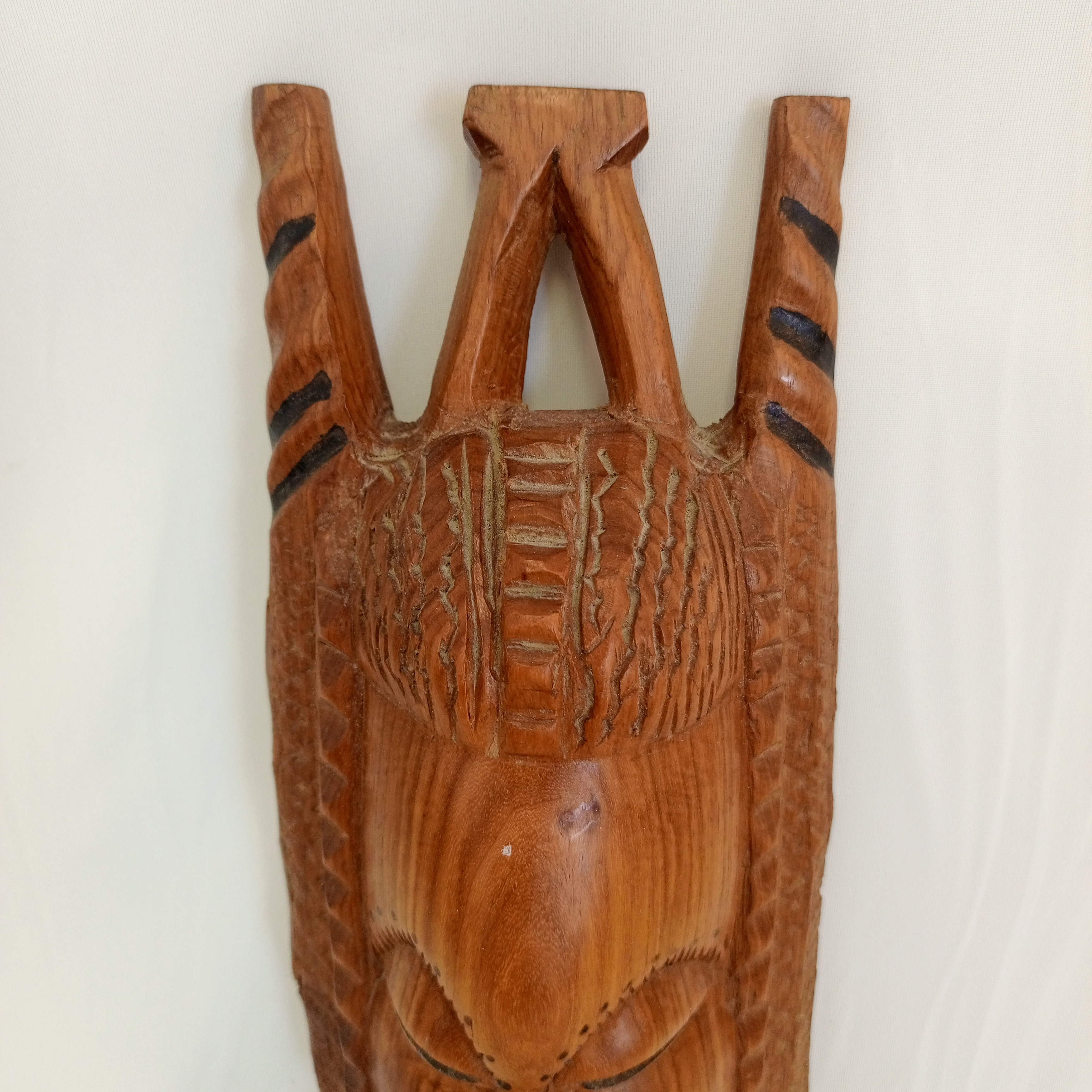 Voir photo 5 de Ancien Masque Africain en Bois Sculpté Ancien Masque Africain en Bois Sculpté État correct reconditionné photo 5