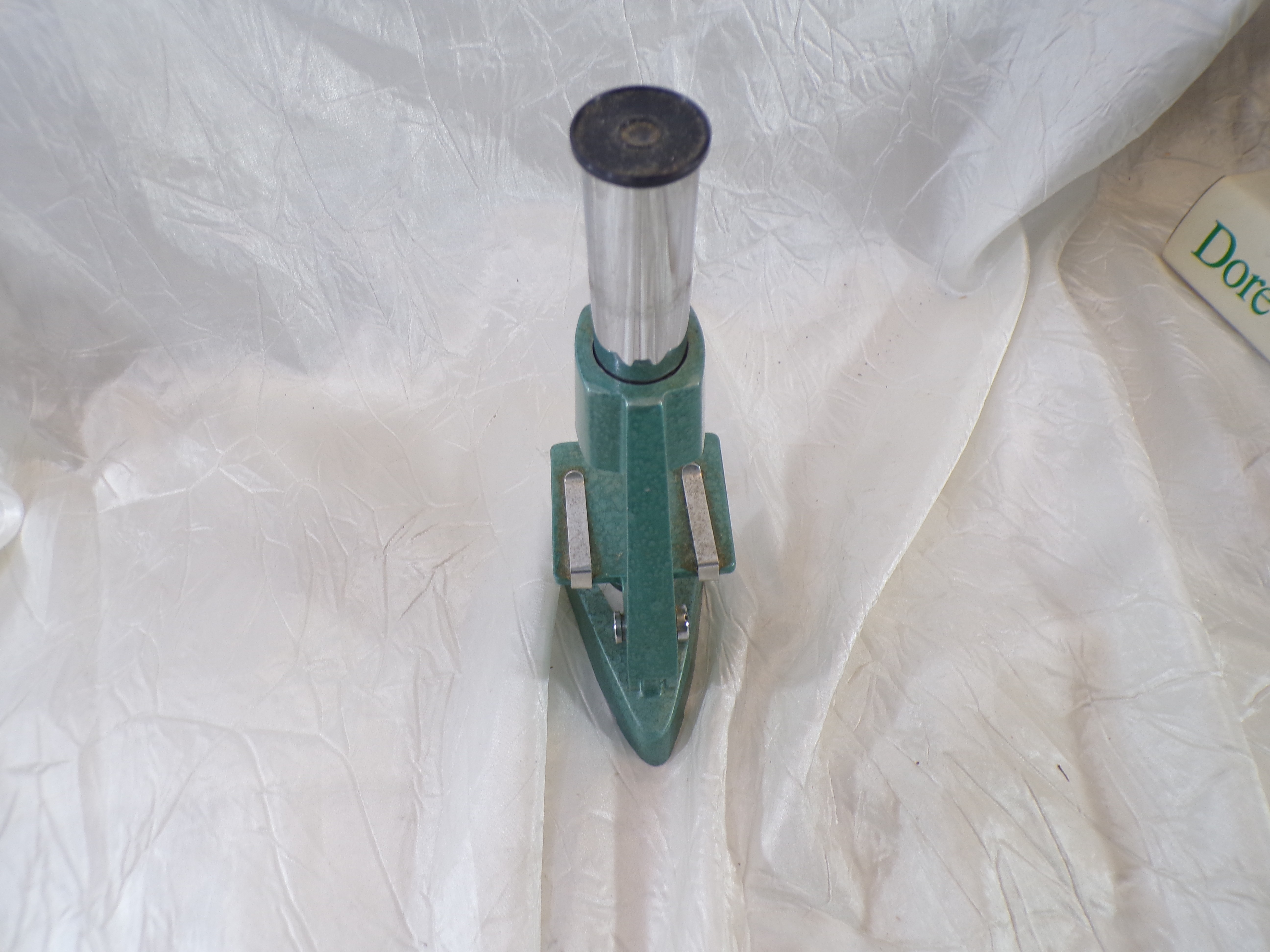 Voir photo 2 de Ancien Microscope Vintage OPTICO Paris – Métal Vert Martelé Ancien Microscope Vintage OPTICO Paris – Métal Vert Martelé Bon état reconditionné photo 2