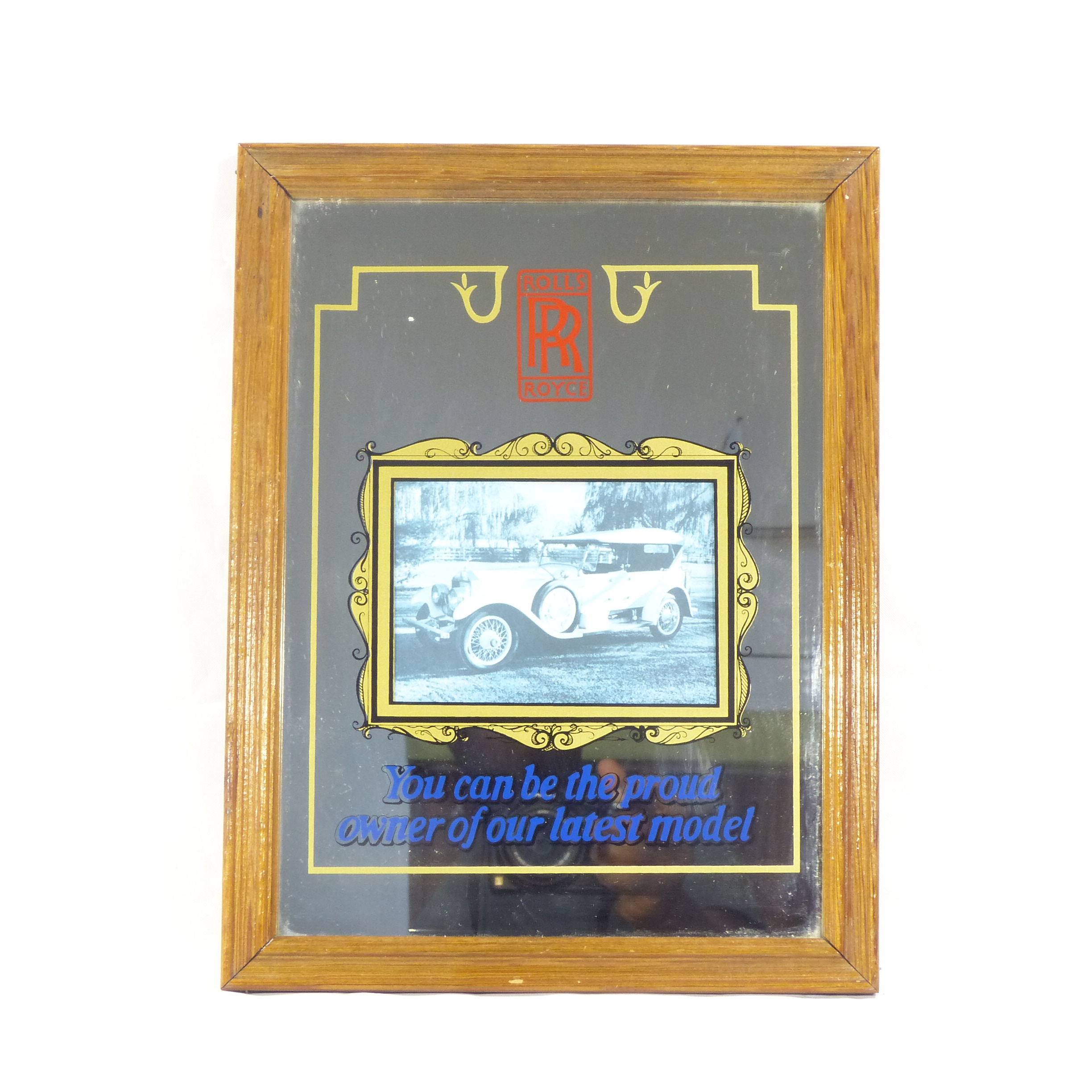 Ancien miroir publicitaire sérigraphié - Rolls Royce Bon état - 12,50 € Ancien miroir publicitaire sérigraphié - Rolls Royce Bon état reconditionné disponible sur Label Emmaüs