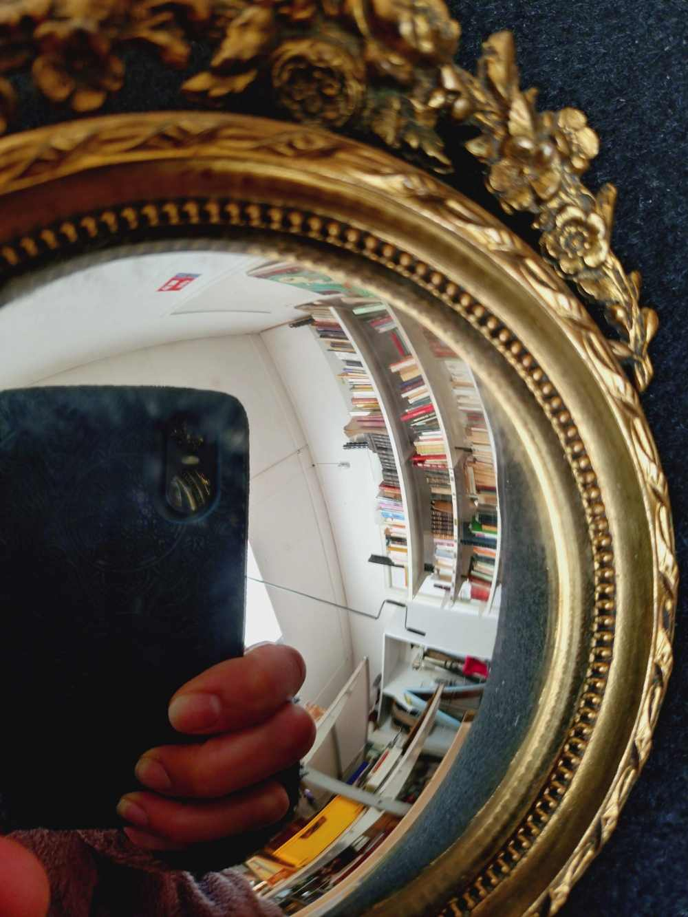 Voir photo 13 de Ancien petit miroir de sorcière bombé et rond en laiton moulé style empire. Ancien petit miroir de sorcière bombé et rond en laiton moulé style empire. Bon état reconditionné photo 13