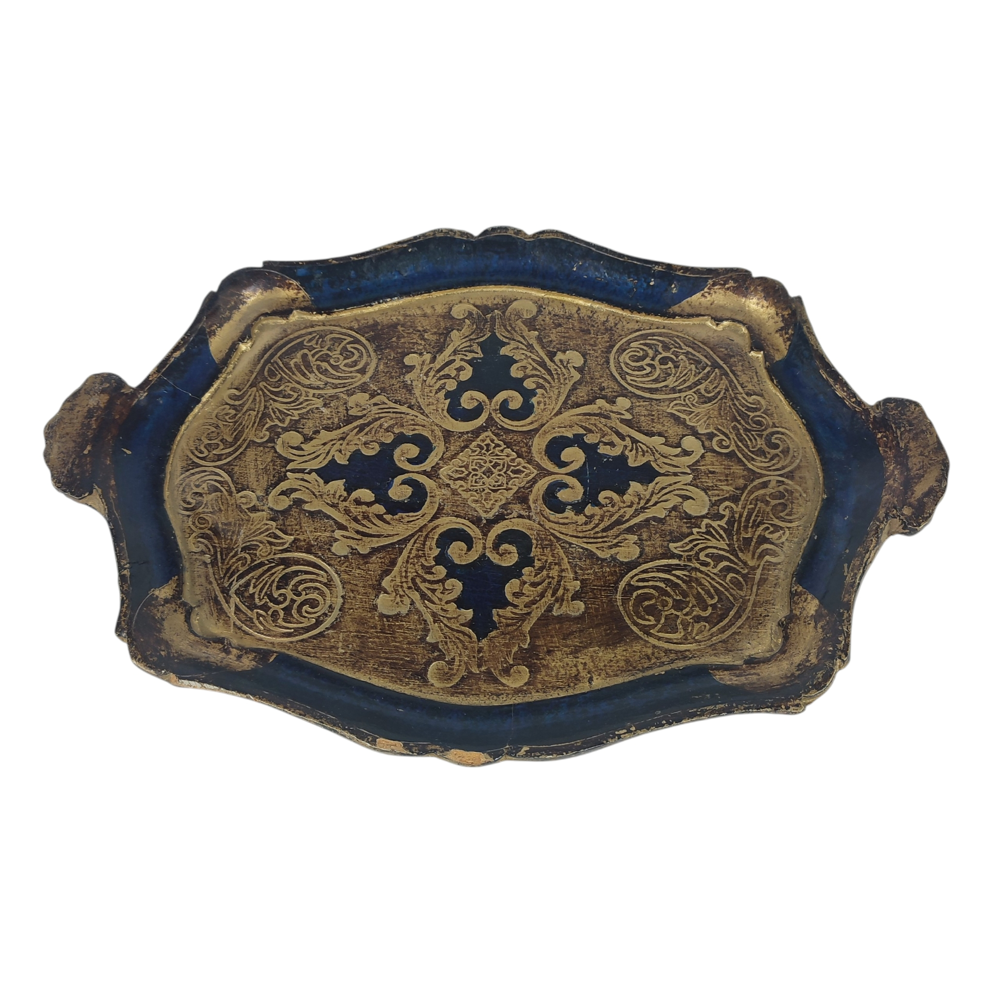 Ancien plateau florentin en bois peint Bon état - 25,00 € Ancien plateau florentin en bois peint Bon état reconditionné disponible sur Label Emmaüs