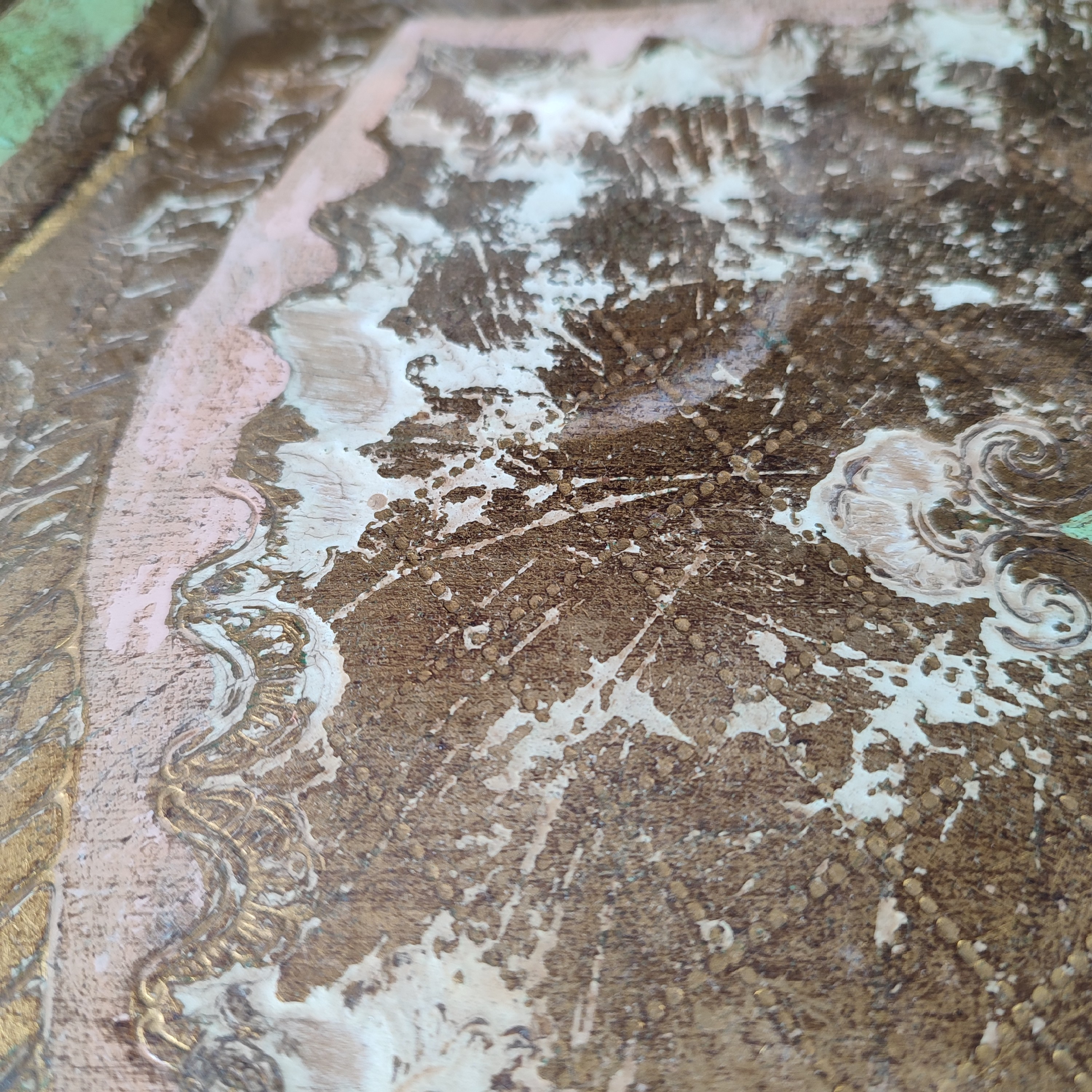 Voir photo 8 de Ancien plateau florentin en bois - Turquoise et feuille d'or - Motif arabesque Ancien plateau florentin en bois - Turquoise et feuille d'or - Motif arabesque État correct reconditionné photo 8