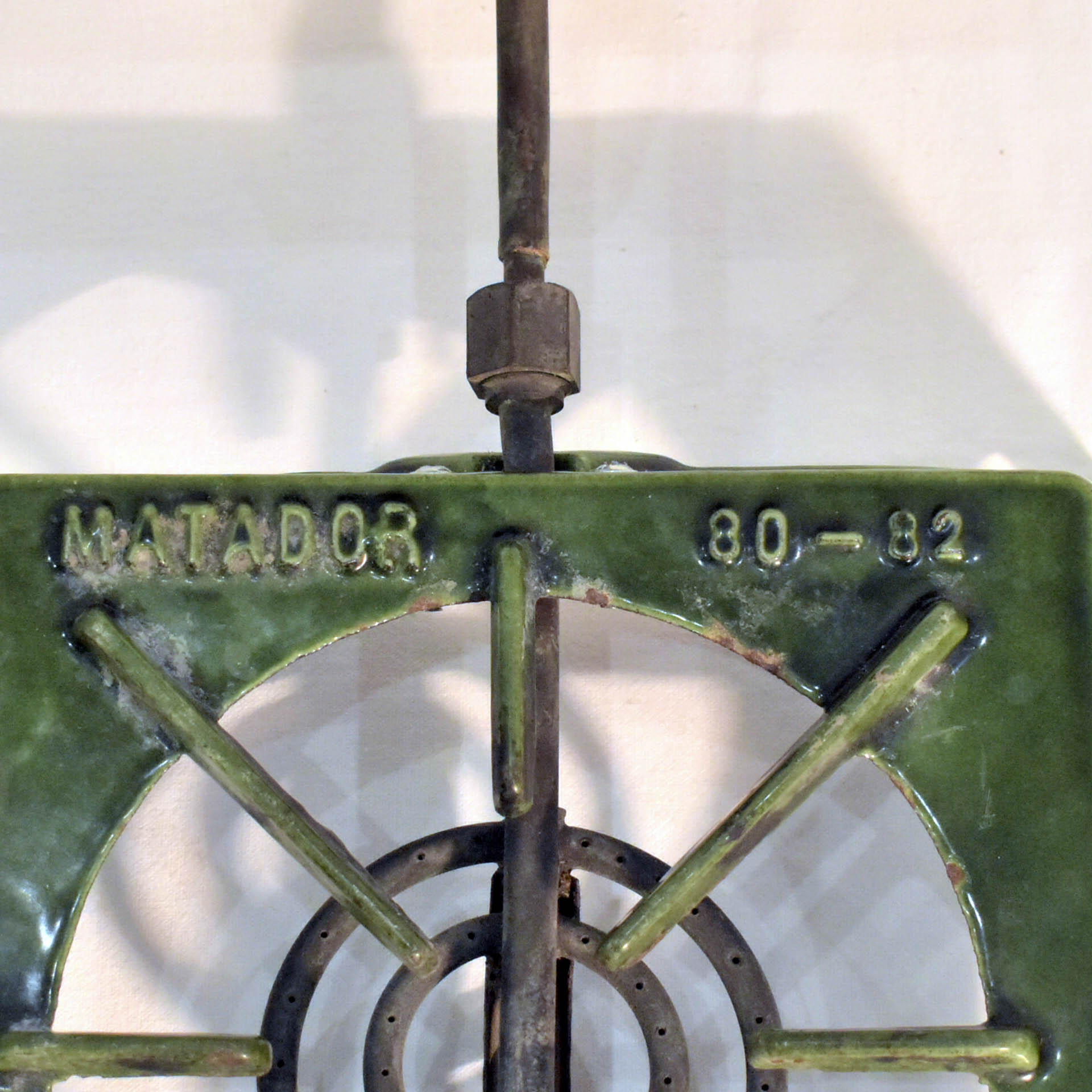 Voir photo 6 de Ancien Réchaud de Cuisine - Matador™ - Cuivre & Fonte Emaillée Numérotée Ancien Réchaud de Cuisine - Matador™ - Cuivre & Fonte Emaillée Numérotée État correct reconditionné photo 6