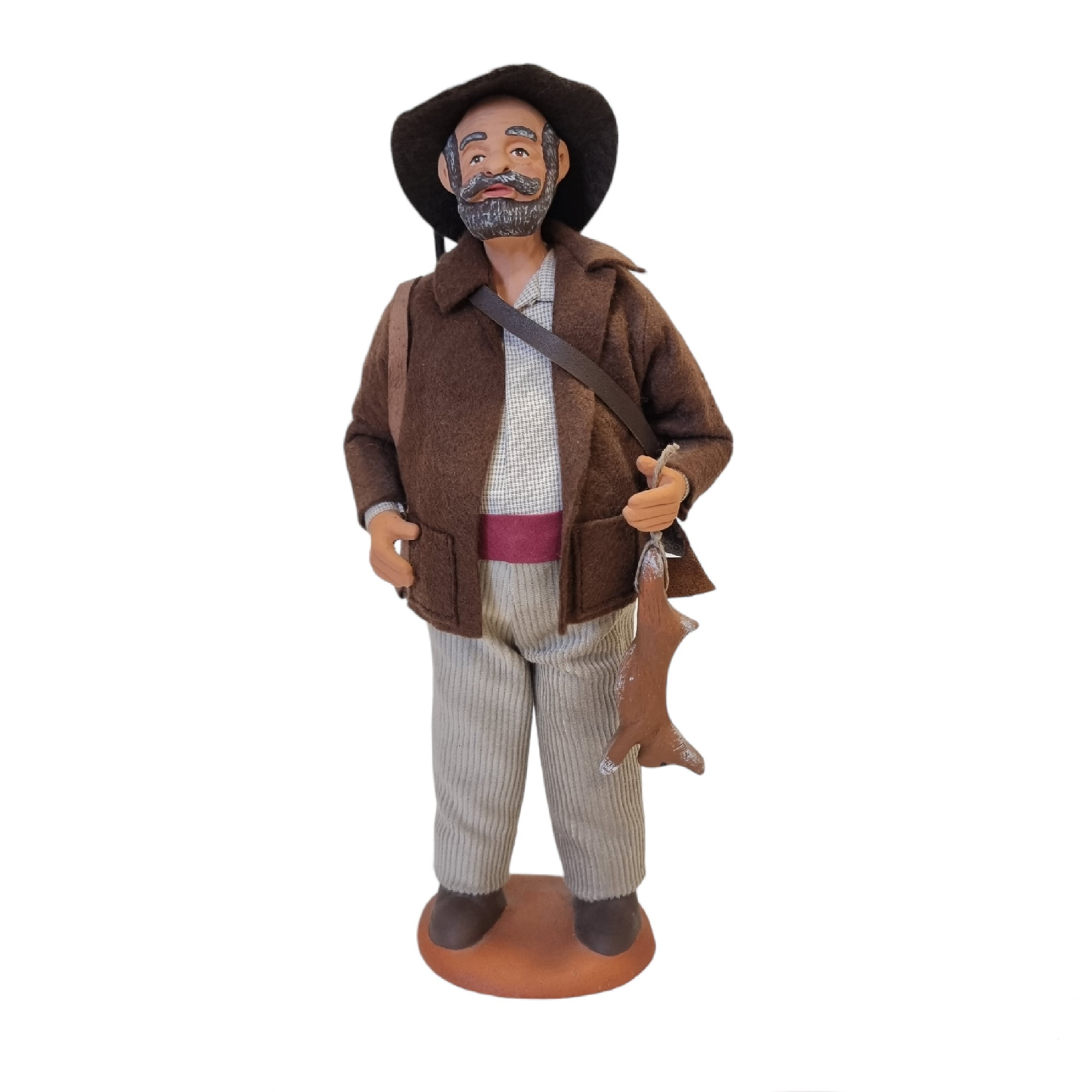 Ancien santon d'art provençal - Chasseur Très bon état - 12,50 € Ancien santon d'art provençal - Chasseur Très bon état reconditionné disponible sur Label Emmaüs