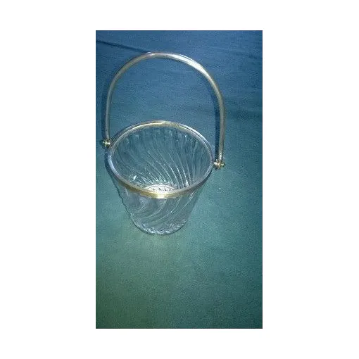 Ancien Seau A Glaçons En Cristal Signé Baccarat Modèle Bambou Torsadé. Bon état - 50,00 € Ancien Seau A Glaçons En Cristal Signé Baccarat Modèle Bambou Torsadé. Bon état reconditionné disponible sur Rakuten