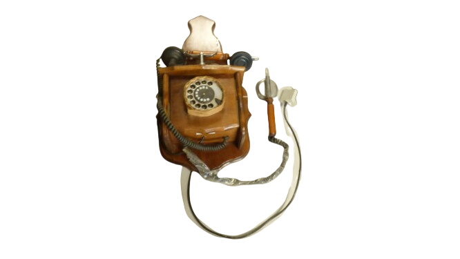 Ancien téléphone décoratif SAWA en bois - modèle baron (non testé) Bon état - 30,00 € Ancien téléphone décoratif SAWA en bois - modèle baron (non testé) Bon état reconditionné disponible sur Label Emmaüs