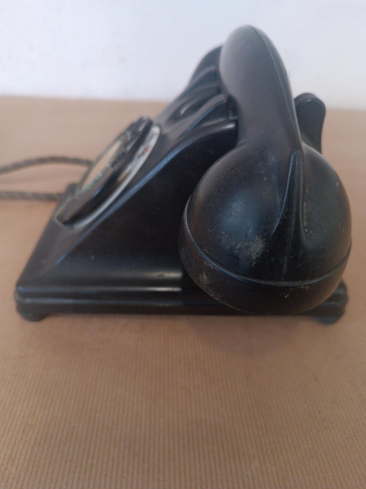 Voir photo 3 de Ancien téléphone en bakélite noir Ancien téléphone en bakélite noir État correct reconditionné photo 3