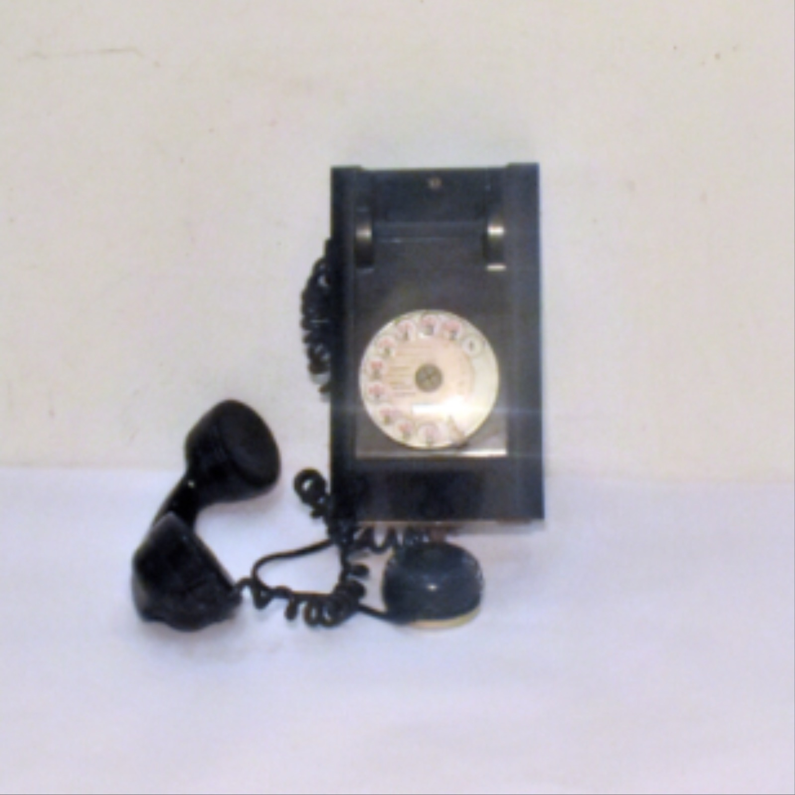 Voir photo 26 de Ancien Téléphone Mural BCI Incomplet - Postes & Télégraphes - Bakélite Ancien Téléphone Mural BCI Incomplet - Postes & Télégraphes - Bakélite Bon état reconditionné photo 26