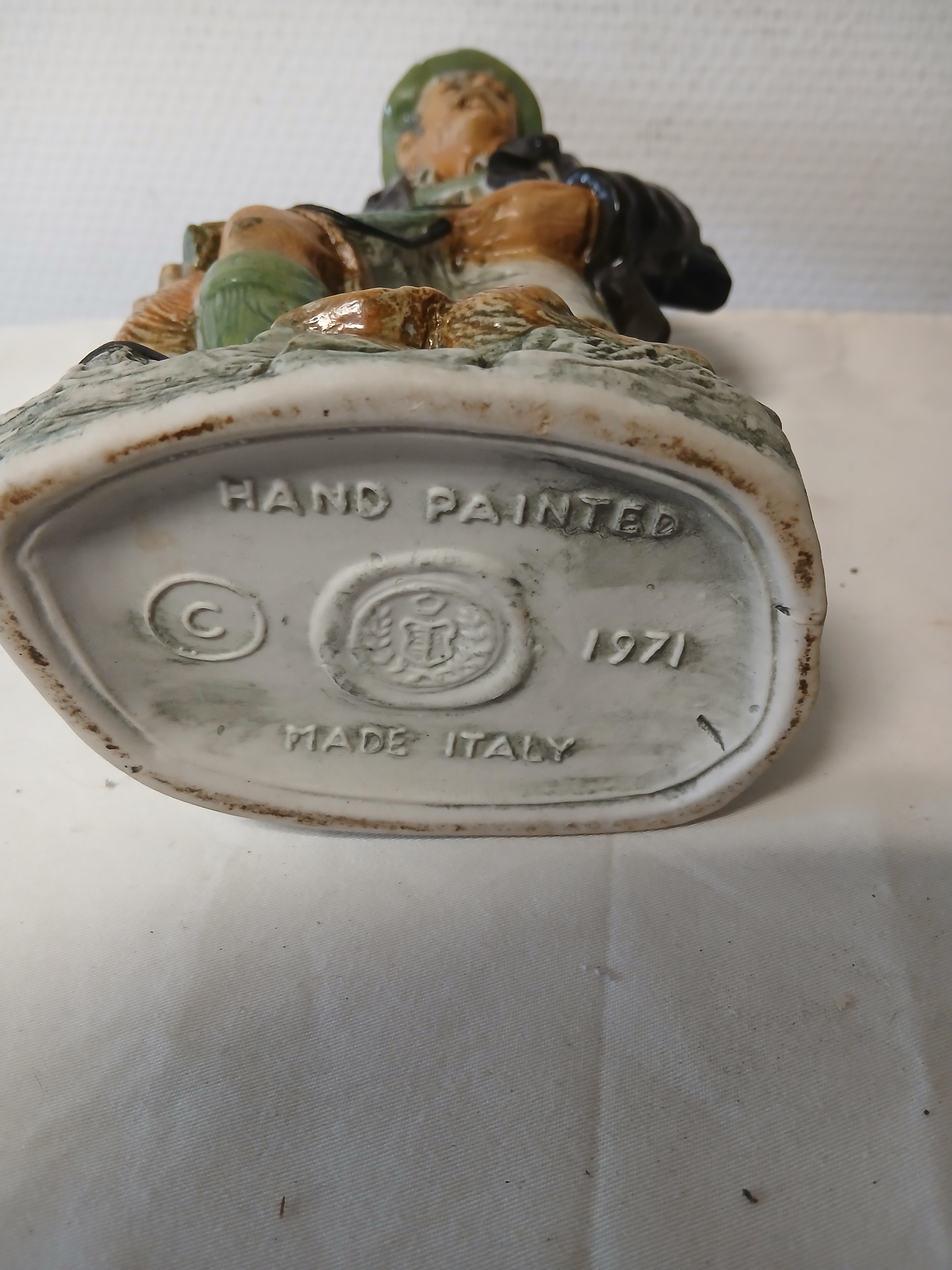 Voir photo 6 de Ancienne bouteille à liqueur en porcelaine représentant un chasseur. Ancienne bouteille à liqueur en porcelaine représentant un chasseur. Très bon état reconditionné photo 6