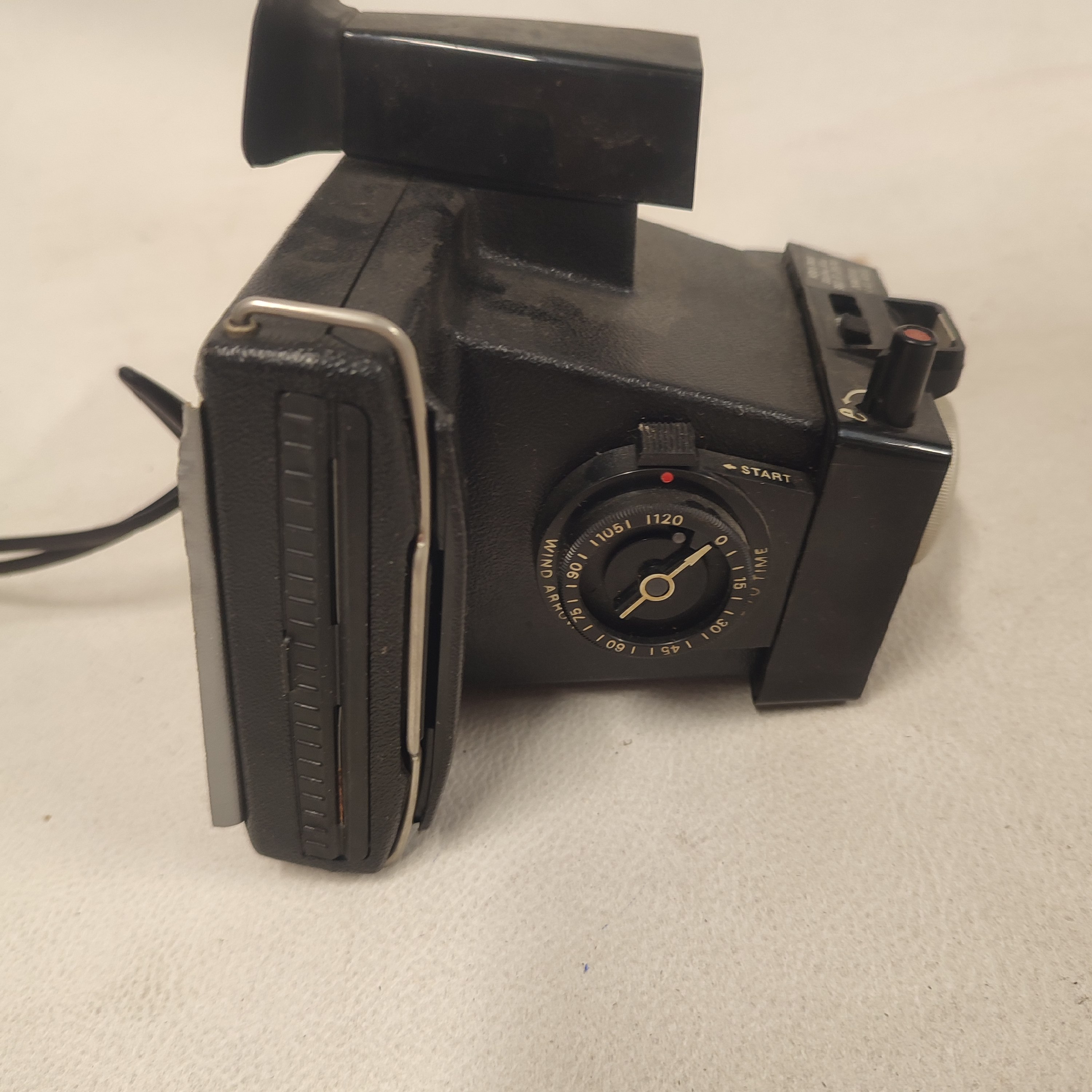 Voir photo 3 de Ancienne caméra de Marque " Polaroid Land Caméra Color Pack 82 " en Bon état Ancienne caméra de Marque " Polaroid Land Caméra Color Pack 82 " en Bon état Bon état reconditionné photo 3