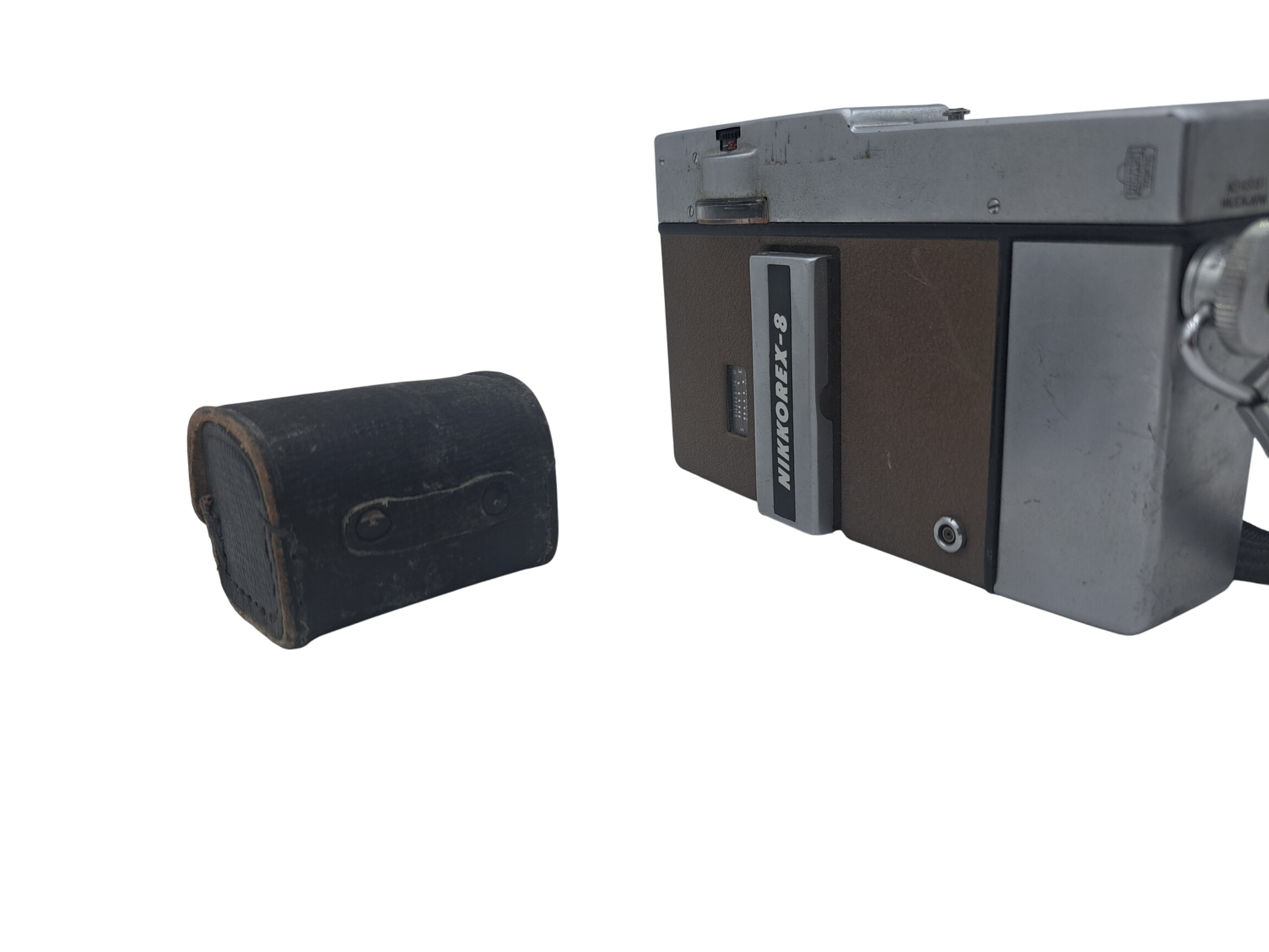 Ancienne camera nikkorex-8 avec objectif État correct - 30,00 € Ancienne camera nikkorex-8 avec objectif État correct reconditionné disponible sur Label Emmaüs