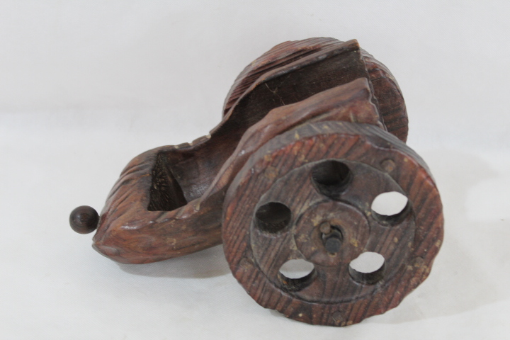 Voir photo 4 de Ancienne charrette espagnole en bois sculpté Ancienne charrette espagnole en bois sculpté Très bon état reconditionné photo 4