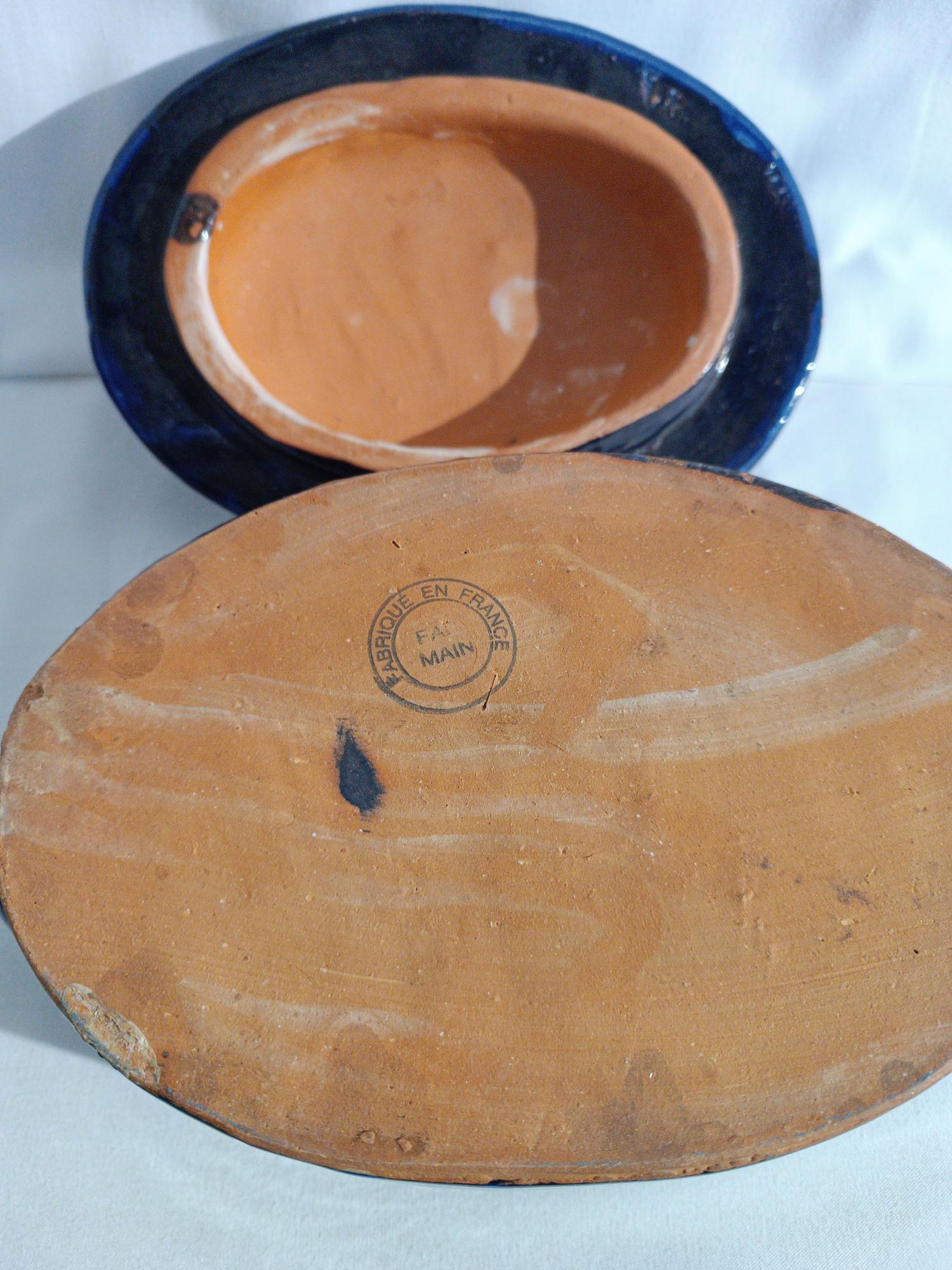 Voir photo 4 de Ancienne cocotte, marmite en terre cuite bleue Ancienne cocotte, marmite en terre cuite bleue Bon état reconditionné photo 4