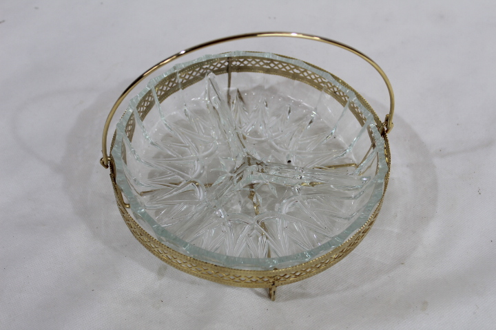 Voir photo 4 de Ancienne coupelle amuse bouche apéritif doré cuisine art de la table panier Ancienne coupelle amuse bouche apéritif doré cuisine art de la table panier Très bon état reconditionné photo 4