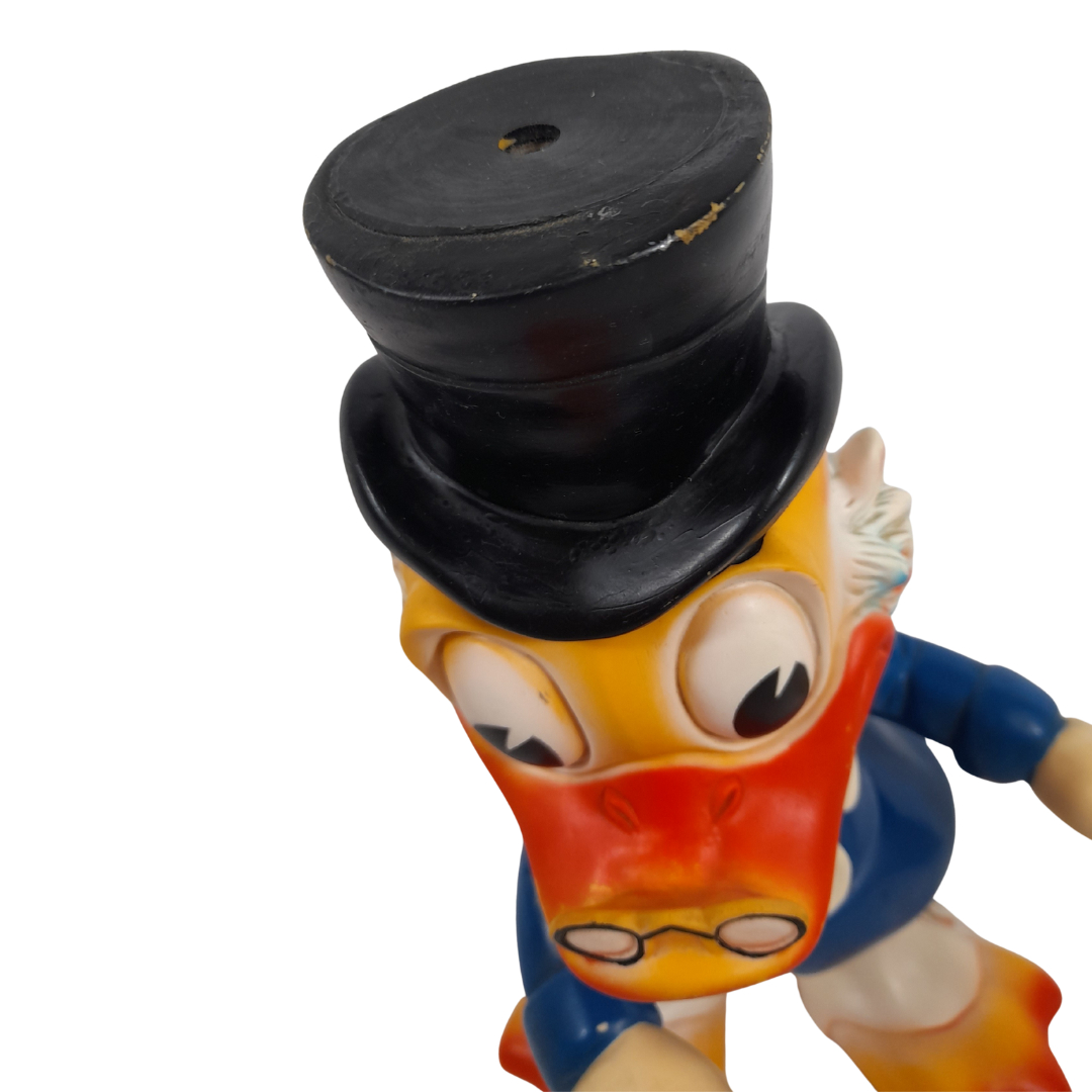 Voir photo 5 de Ancienne grande figurine pouët Picsou 38 cm – Ledraplastic – Années 60/70 Ancienne grande figurine pouët Picsou 38 cm – Ledraplastic – Années 60/70 Bon état reconditionné photo 5