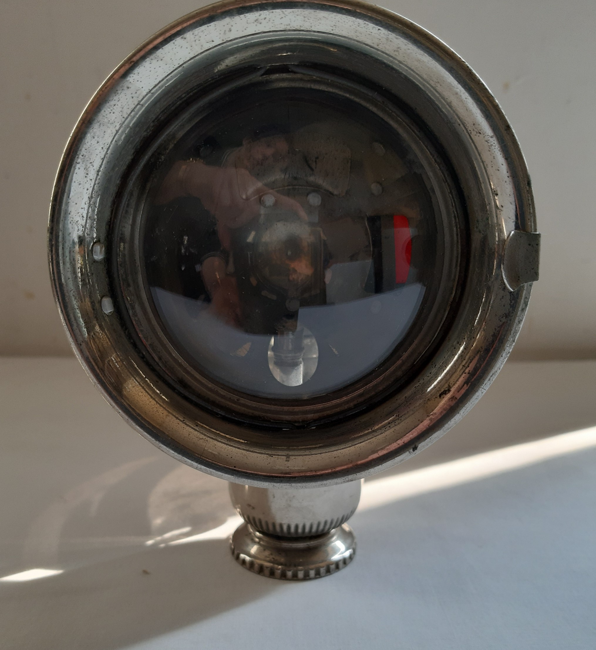 Voir photo 3 de Ancienne lampe de vélo CICCA, à carbure en métal, début du XIXe siècle Ancienne lampe de vélo CICCA, à carbure en métal, début du XIXe siècle Bon état reconditionné photo 3