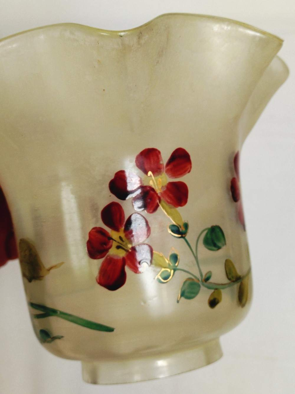 Voir photo 10 de Ancienne paire de tulipe pour lampe à pétrole, en verre givré et émaillé, art nouveau. Ancienne paire de tulipe pour lampe à pétrole, en verre givré et émaillé, art nouveau. reconditionné photo 10