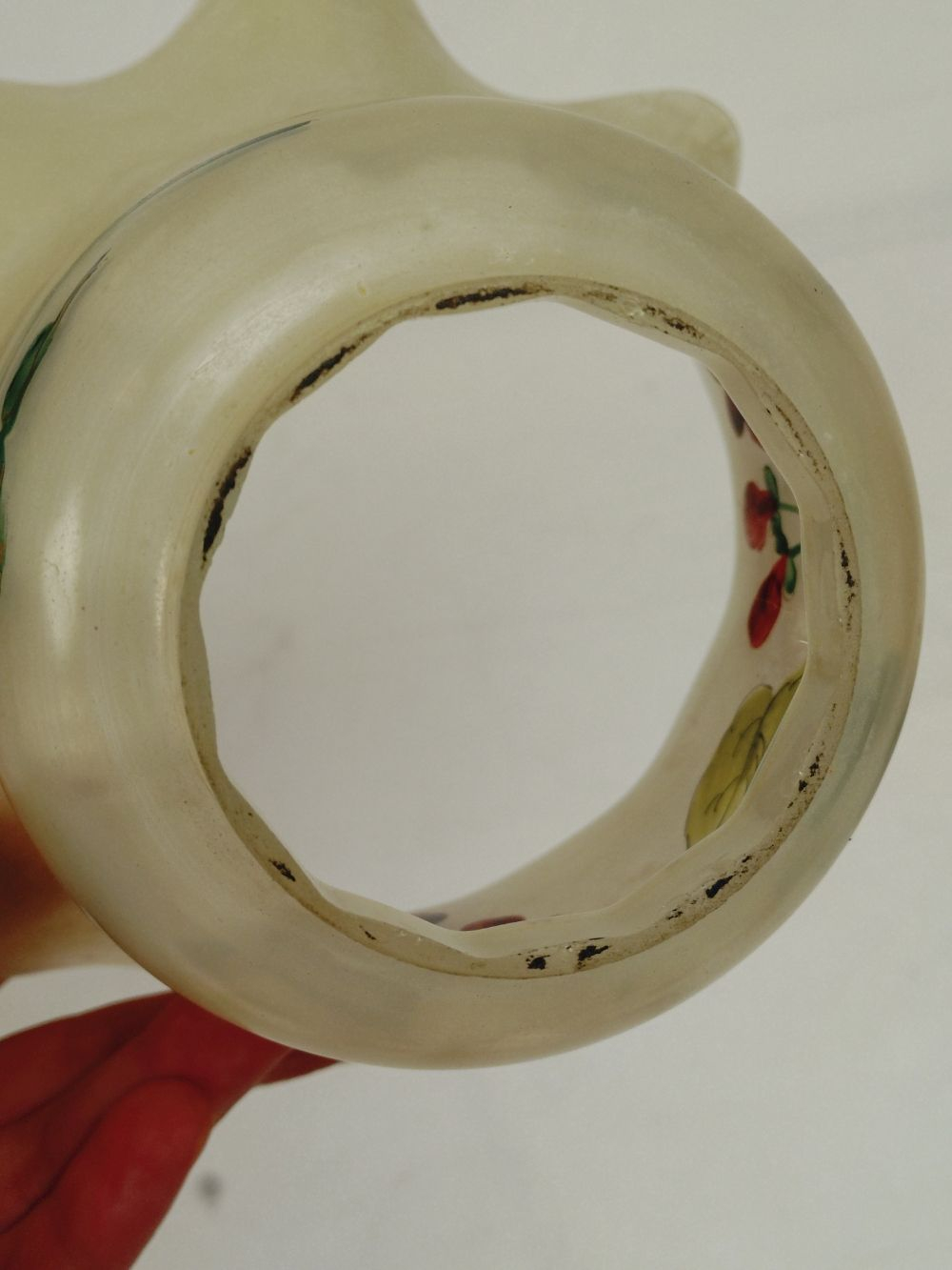 Voir photo 12 de Ancienne paire de tulipe pour lampe à pétrole, en verre givré et émaillé, art nouveau. Ancienne paire de tulipe pour lampe à pétrole, en verre givré et émaillé, art nouveau. reconditionné photo 12