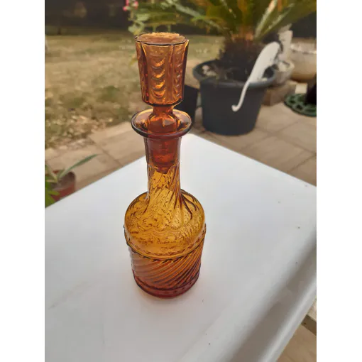 Ancienne Petite Carafe En Verre Moulé Marron Bon état reconditionné disponible sur Rakuten