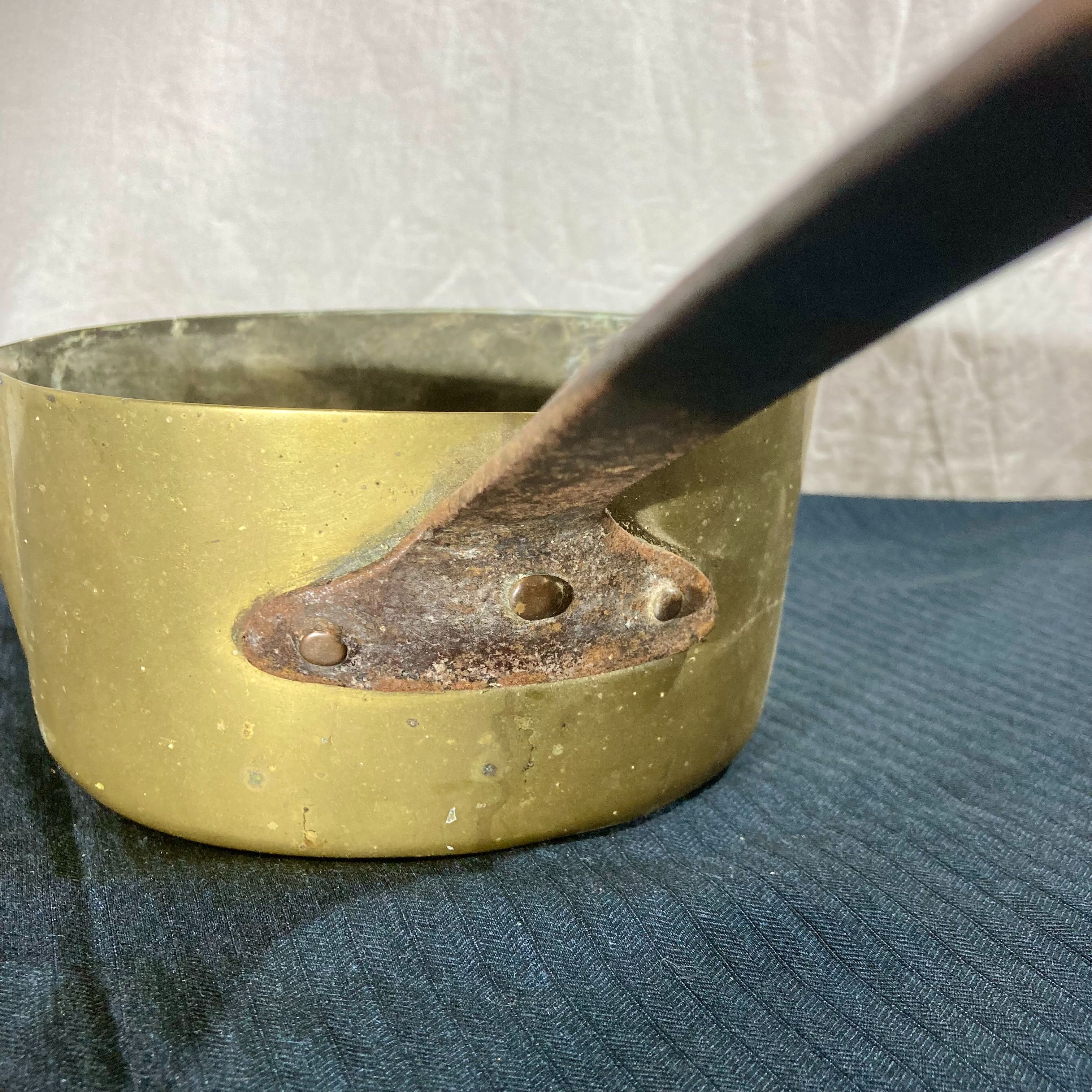 Voir photo 4 de Ancienne Poêle à Sucre / Confiturier en Laiton et Fer Forgé - Objet de Charme Ancienne Poêle à Sucre / Confiturier en Laiton et Fer Forgé - Objet de Charme Bon état reconditionné photo 4