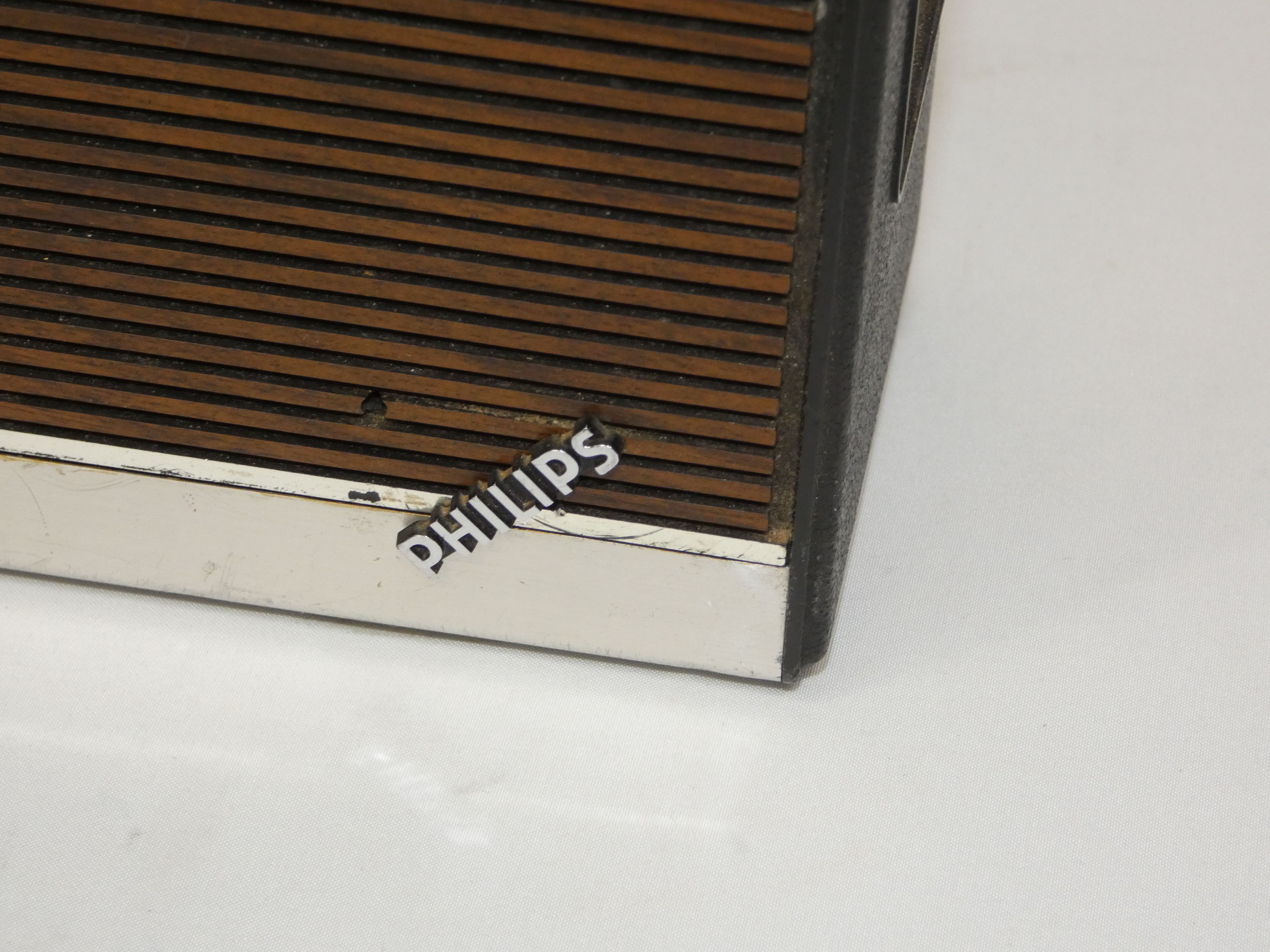 Voir photo 7 de Ancienne radio cassette PHILIPS RR 522 Ancienne radio cassette PHILIPS RR 522 Bon état reconditionné photo 7