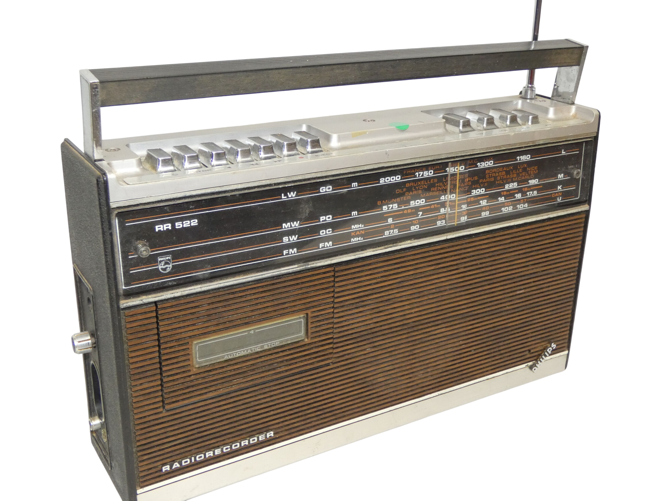 Ancienne radio cassette PHILIPS RR 522 Bon état - 70,00 € Ancienne radio cassette PHILIPS RR 522 Bon état reconditionné disponible sur Label Emmaüs