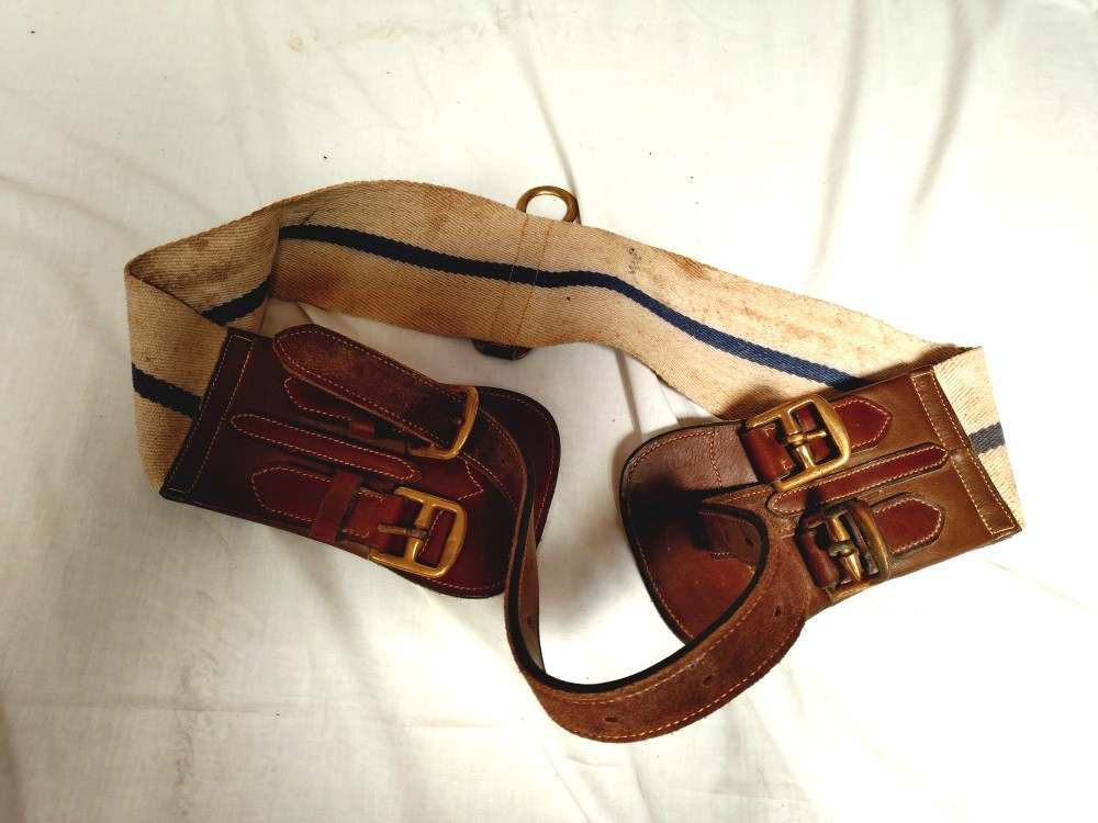 Voir photo 23 de Ancienne selle américaine en cuir fait à la main. Selle western. À retirer en boutique, Millau. Ancienne selle américaine en cuir fait à la main. Selle western. À retirer en boutique, Millau. Bon état reconditionné photo 23