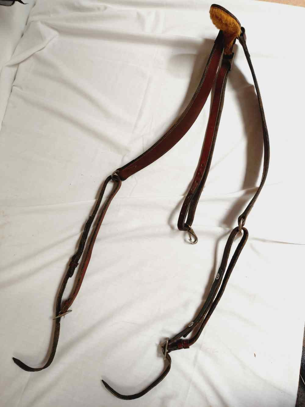 Voir photo 24 de Ancienne selle américaine en cuir fait à la main. Selle western. À retirer en boutique, Millau. Ancienne selle américaine en cuir fait à la main. Selle western. À retirer en boutique, Millau. Bon état reconditionné photo 24
