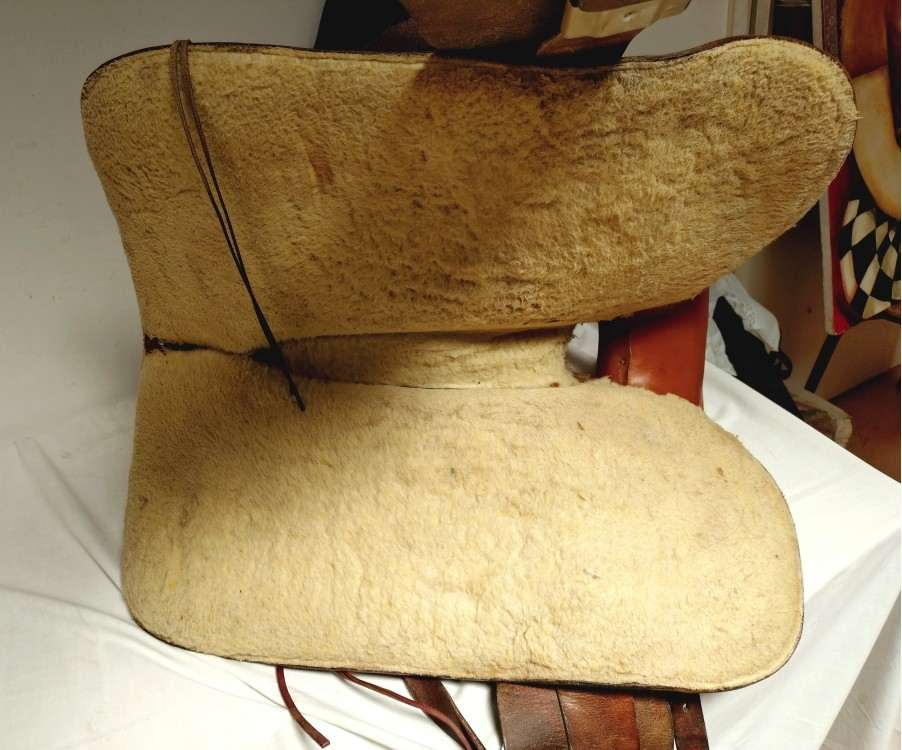 Voir photo 8 de Ancienne selle américaine en cuir fait à la main. Selle western. À retirer en boutique, Millau. Ancienne selle américaine en cuir fait à la main. Selle western. À retirer en boutique, Millau. Bon état reconditionné photo 8
