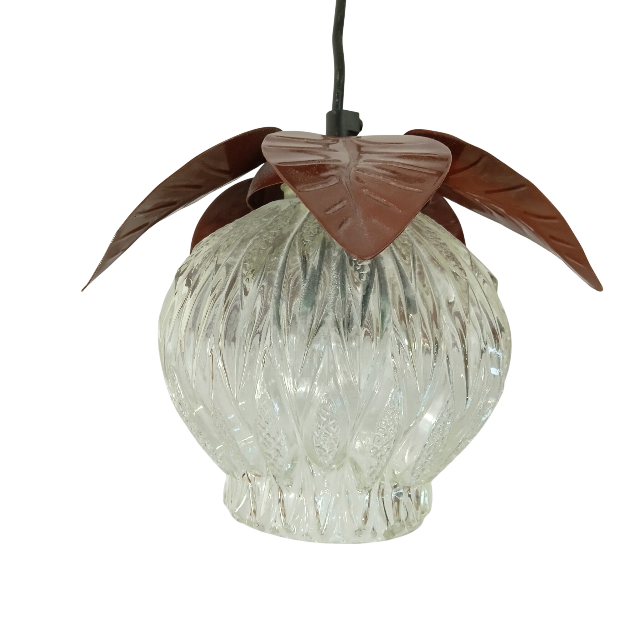 Ancienne suspension verre vintage feuilles métal Très bon état - 27,20 € Ancienne suspension verre vintage feuilles métal Très bon état reconditionné disponible sur Label Emmaüs