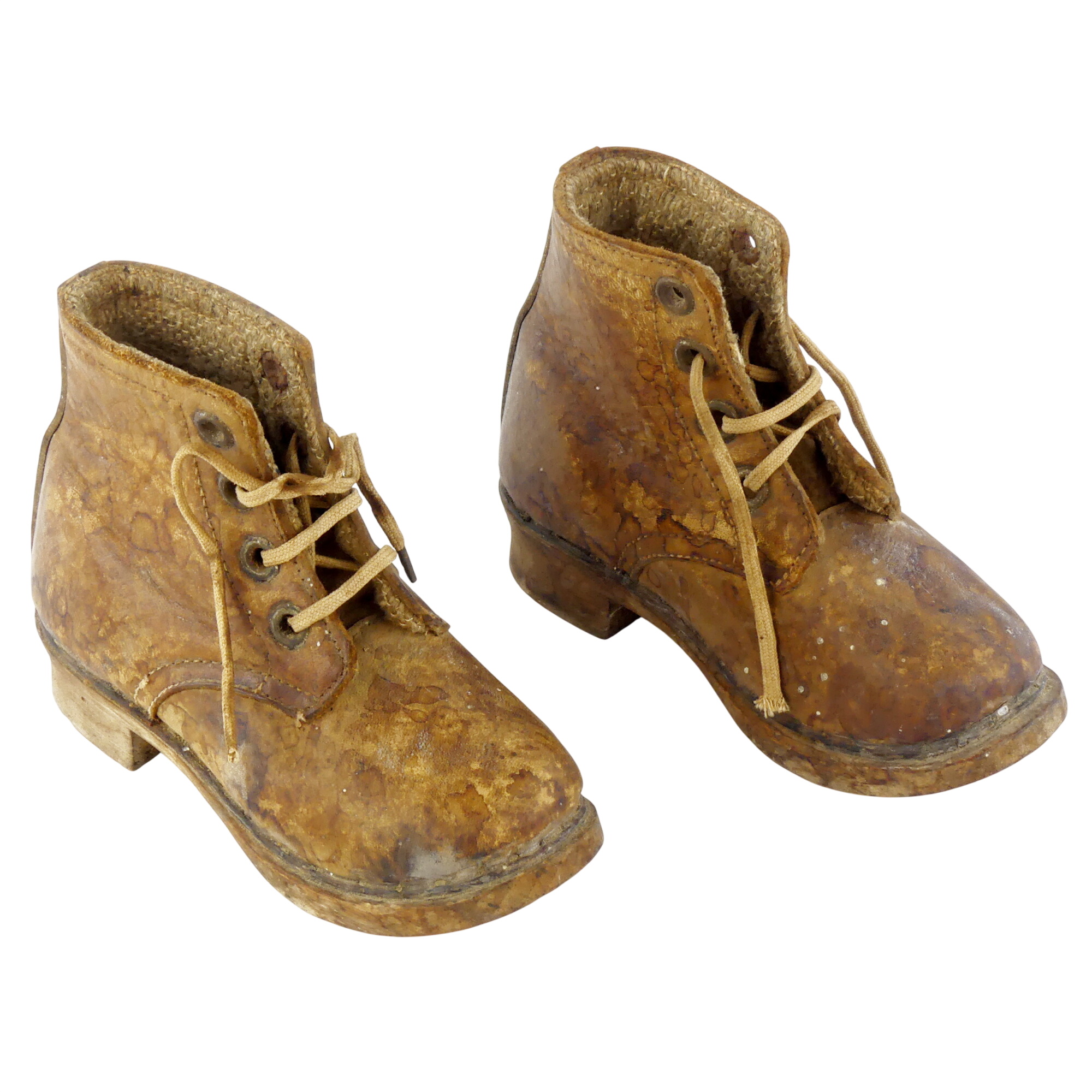 Anciennes chaussures d'enfant en cuir et bois Bon état - alternatives disponibles sur Dero Anciennes chaussures d'enfant en cuir et bois Bon état reconditionné (offre indisponible)