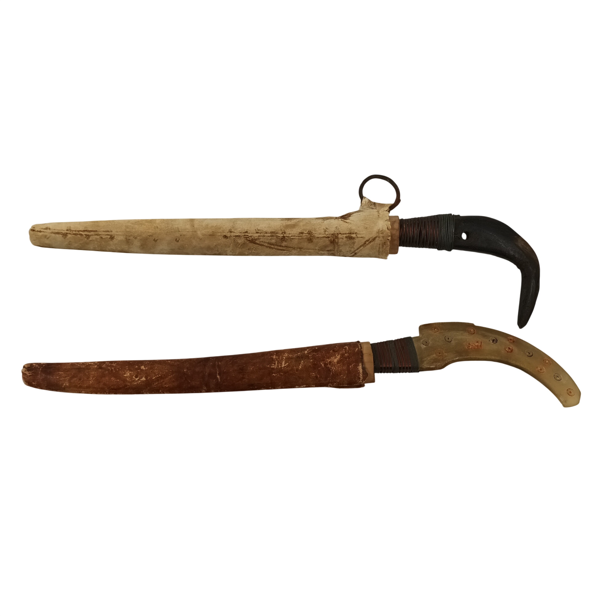 Acheter Anciens couteaux de chasse (Laponie?) Bon état - 30,00 € Anciens couteaux de chasse (Laponie?) Bon état reconditionné disponible sur Label Emmaüs