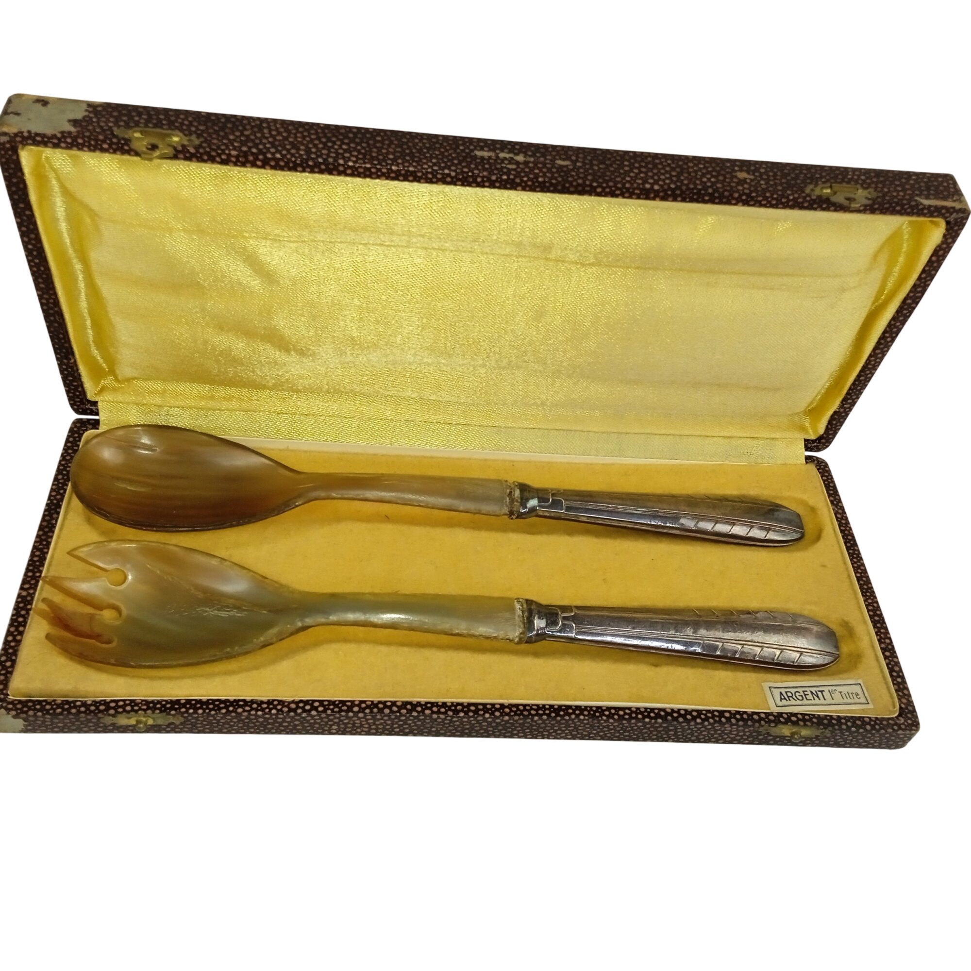 Anciens couverts à salade en argent et corne Art déco Bon état - 28,00 € Anciens couverts à salade en argent et corne Art déco Bon état reconditionné disponible sur Label Emmaüs
